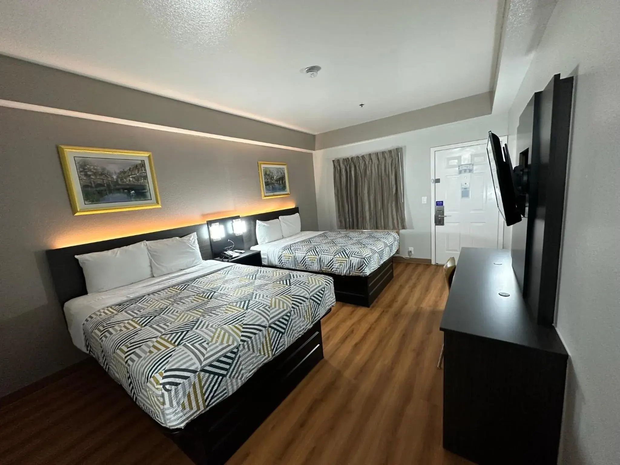 Bed in Motel 6 Alvarado TX Bed in Motel 6 Alvarado TX