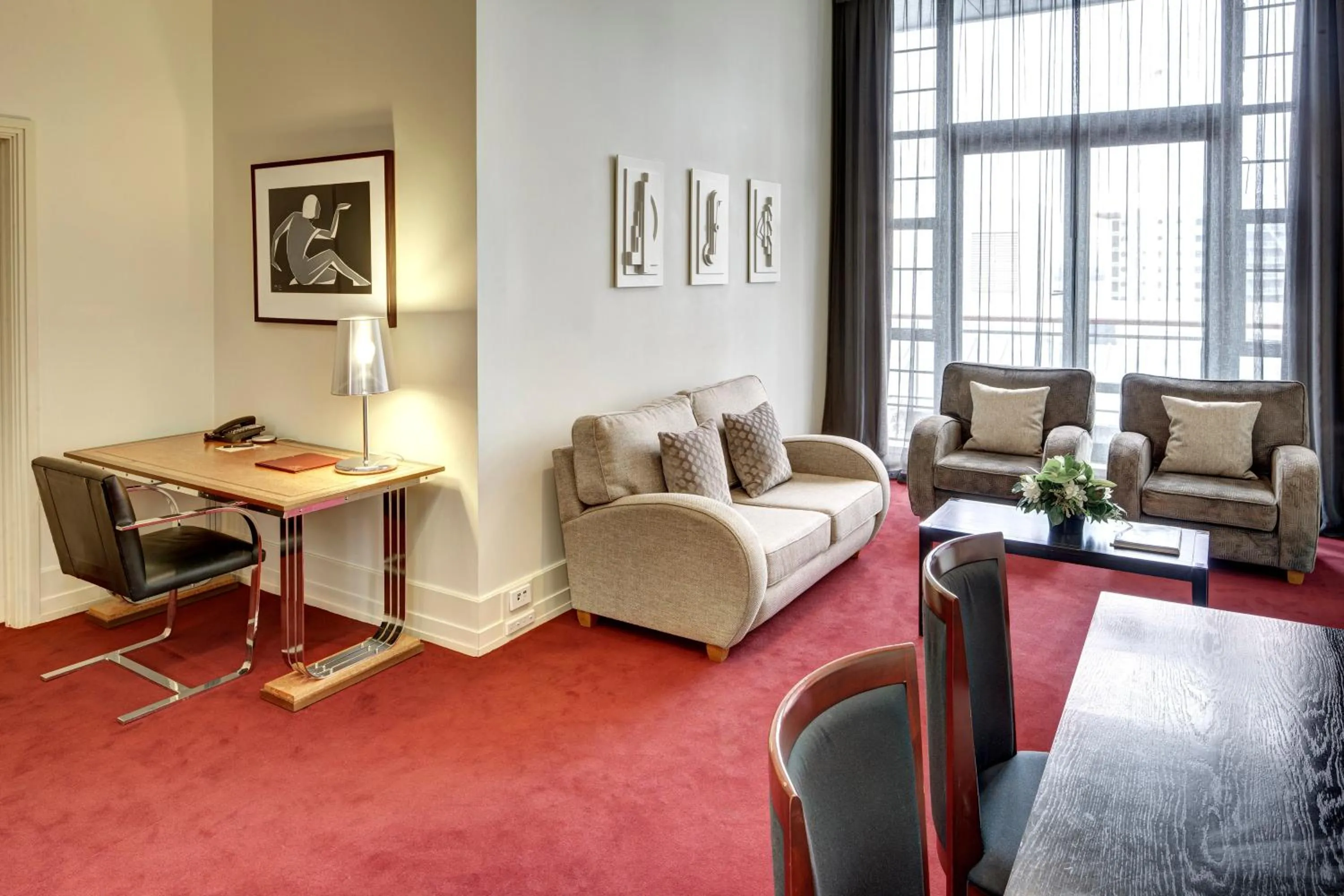 Living room in Rendezvous Heritage Hotel Auckland