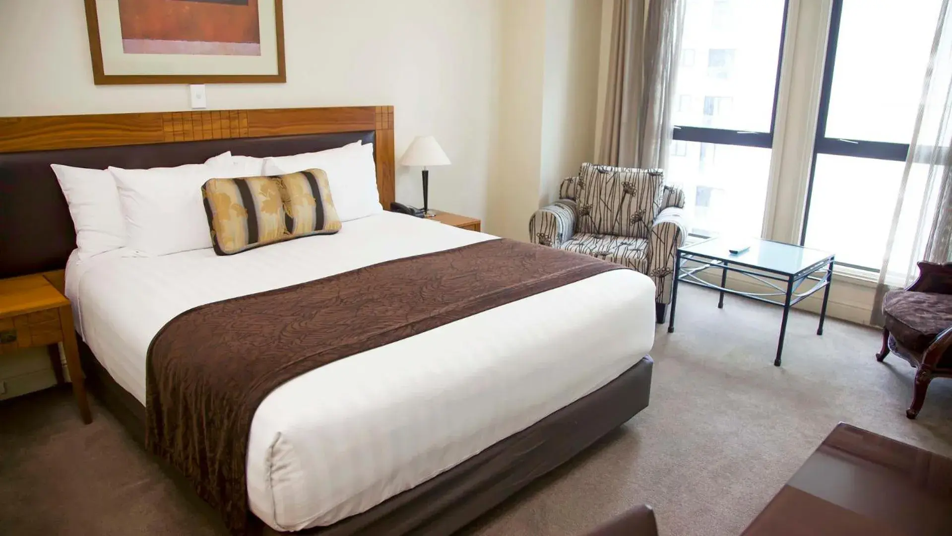 Photo of the whole room, Bed in Heritage Auckland, A Heritage Hotel