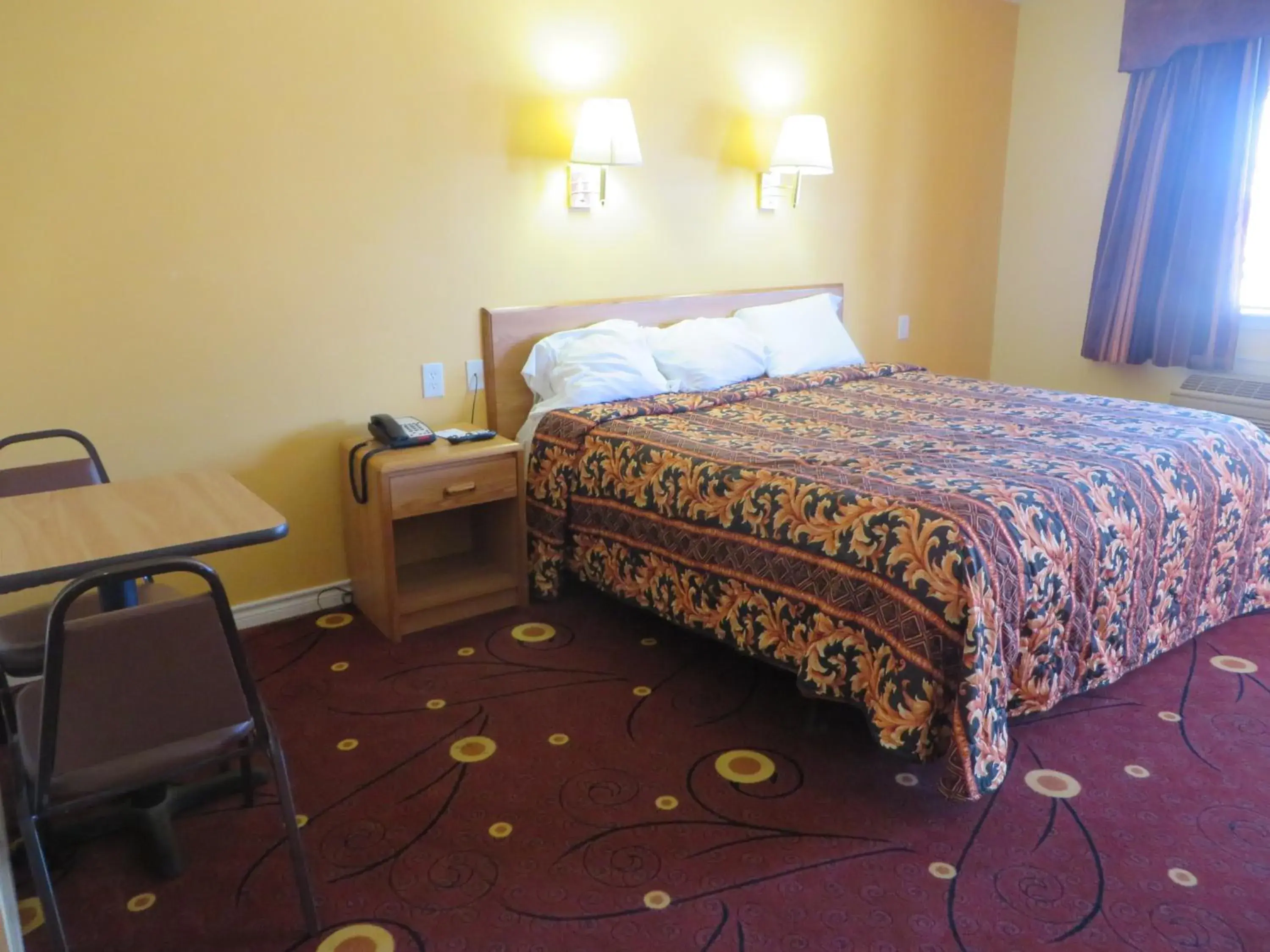 Bed in Americas Best Value Inn Weatherford Bed in Americas Best Value Inn Weatherford