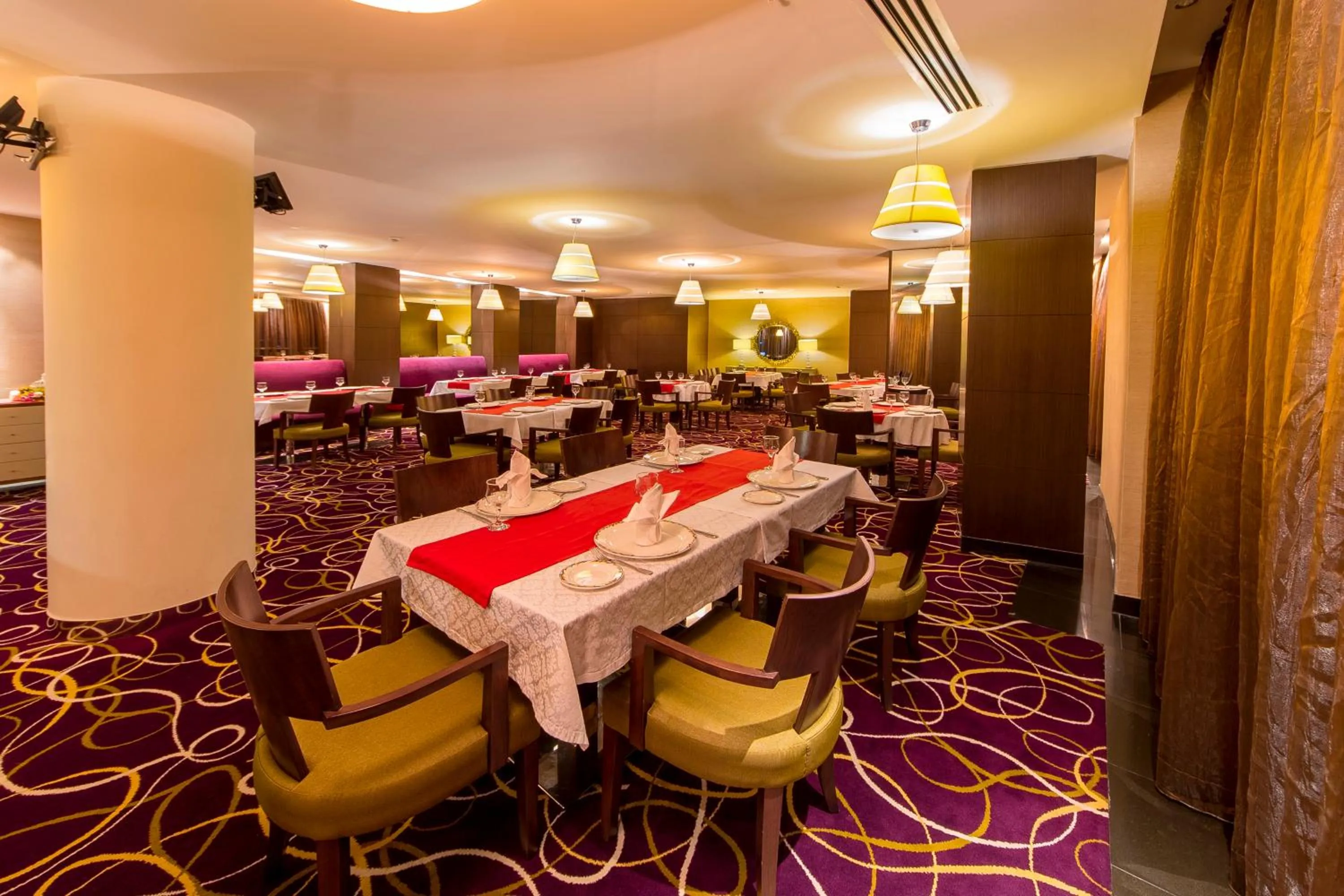Restaurant/places to eat in Hotel Grand Swiss