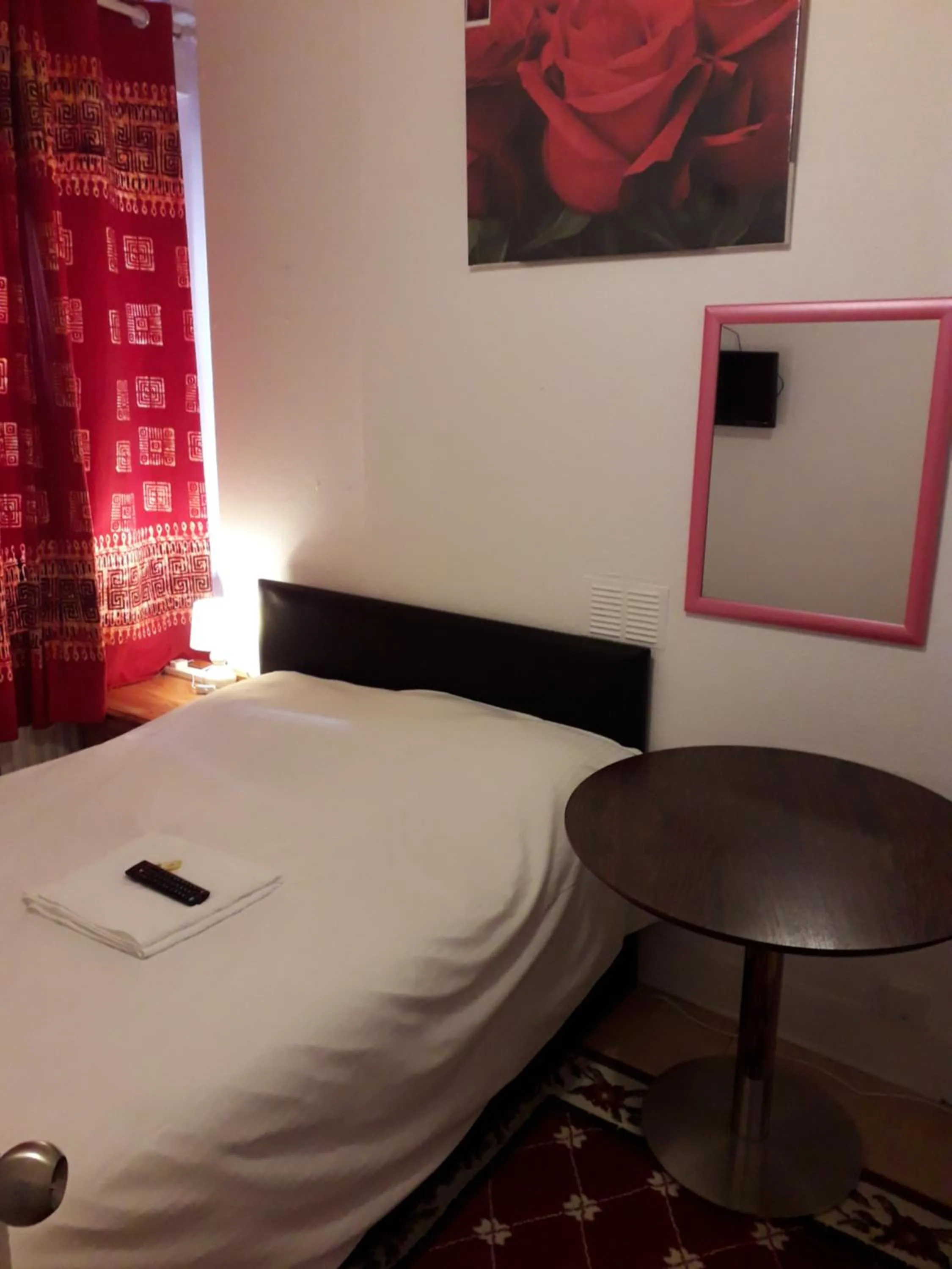 Bed in 20 East Tenter Street