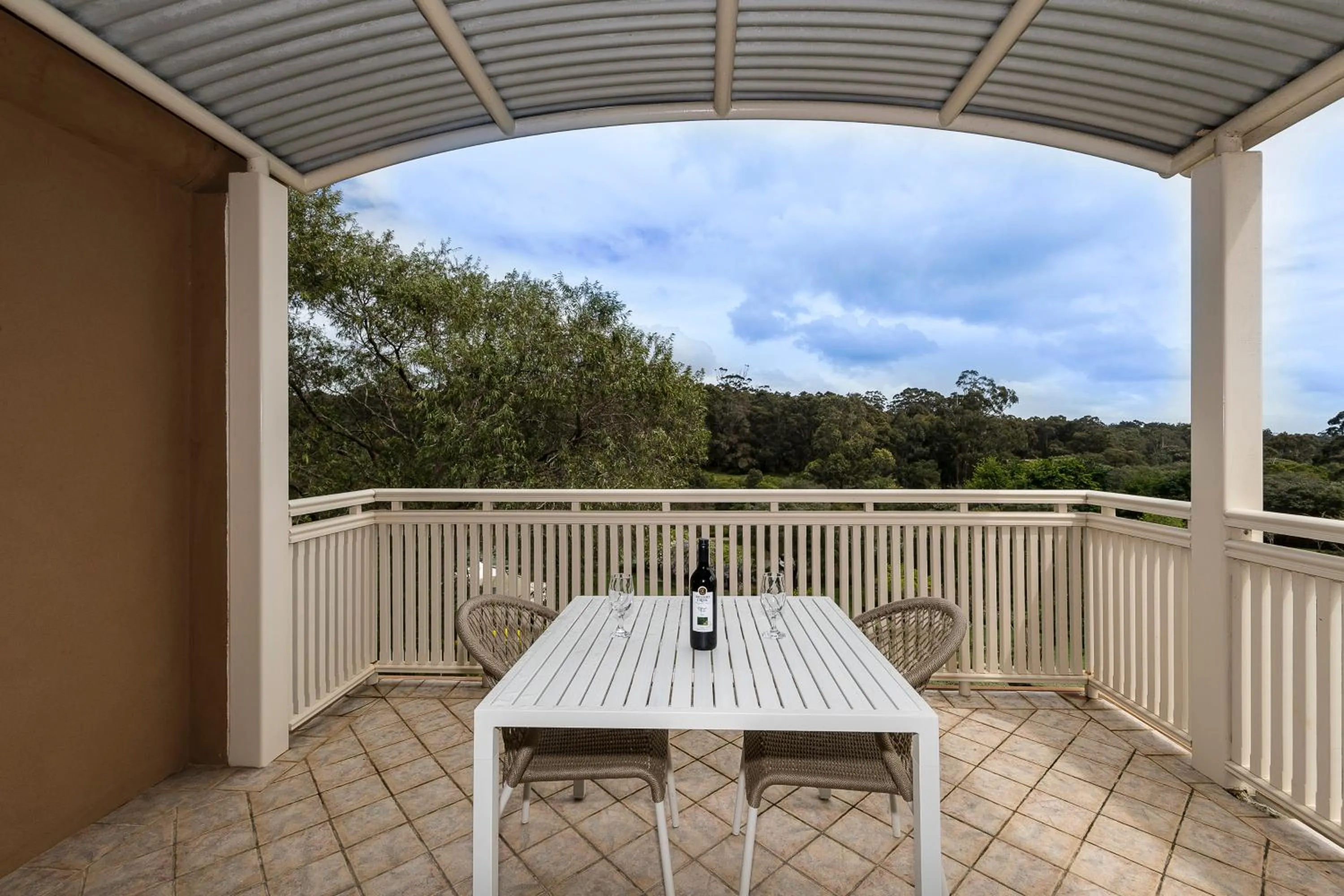 Balcony/Terrace in Grand Mercure Basildene Manor