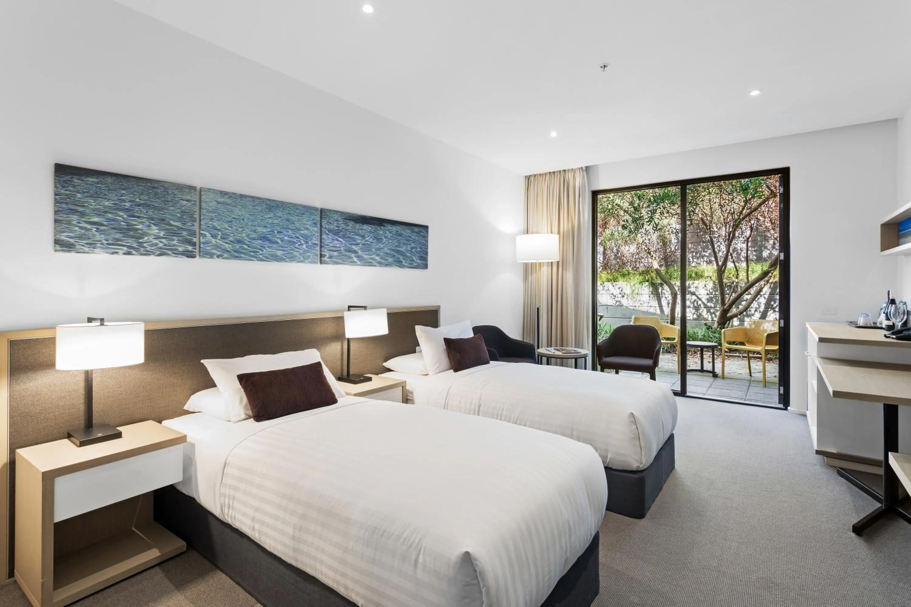 Bed in Quarters at Flinders Hotel