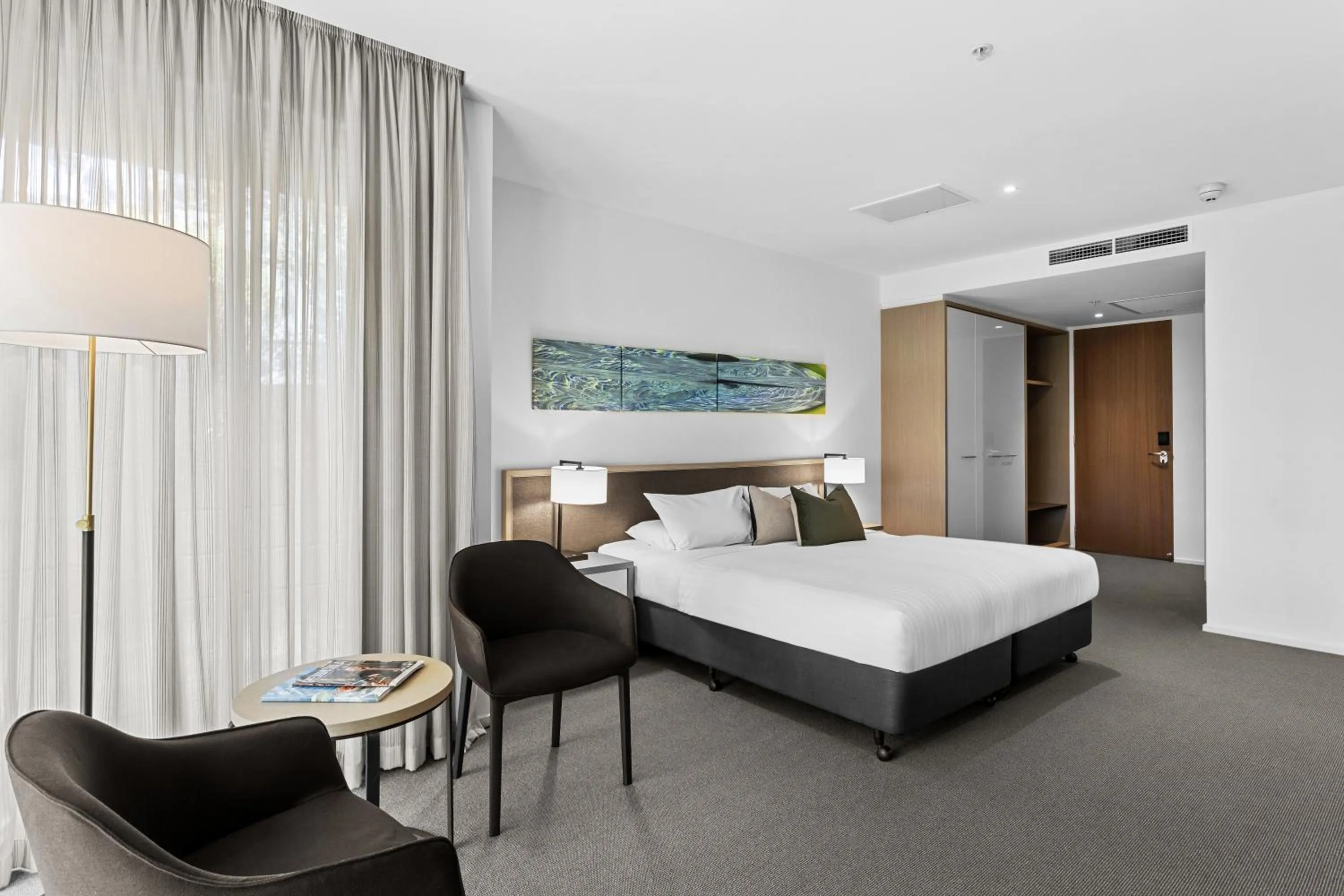 Bed in Quarters at Flinders Hotel