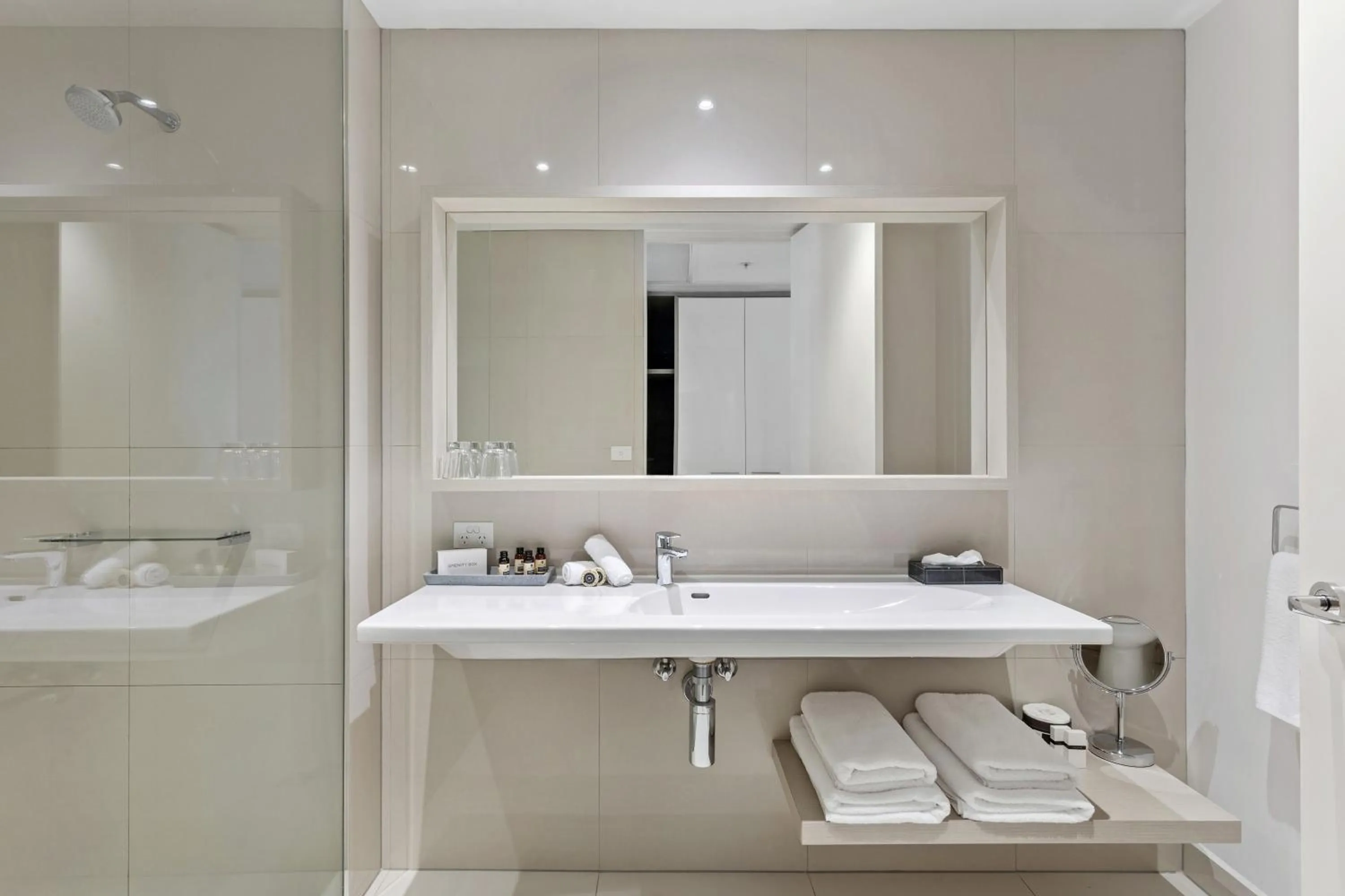 Bathroom in Quarters at Flinders Hotel