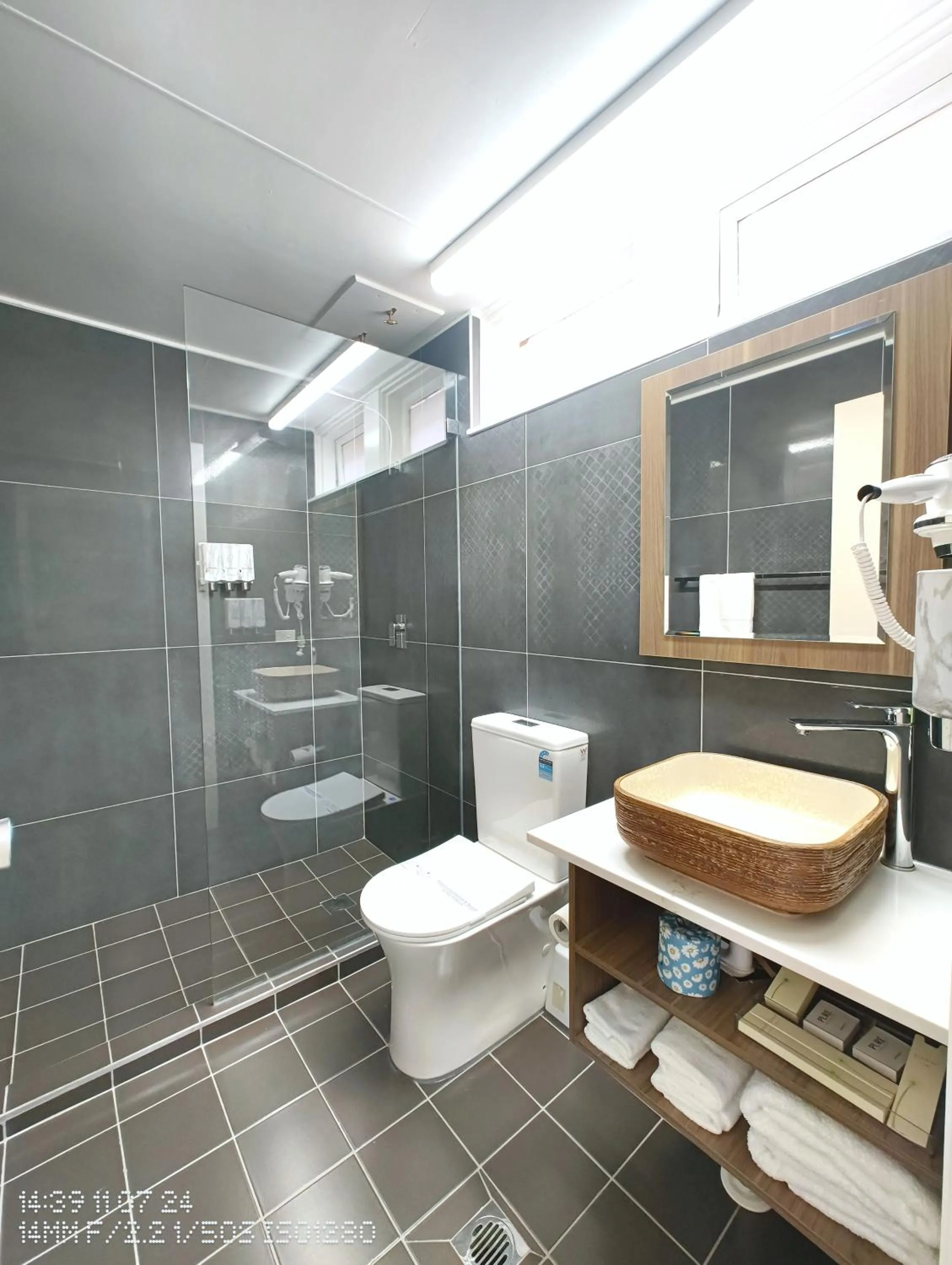 Bathroom in Goulburn Central Motel