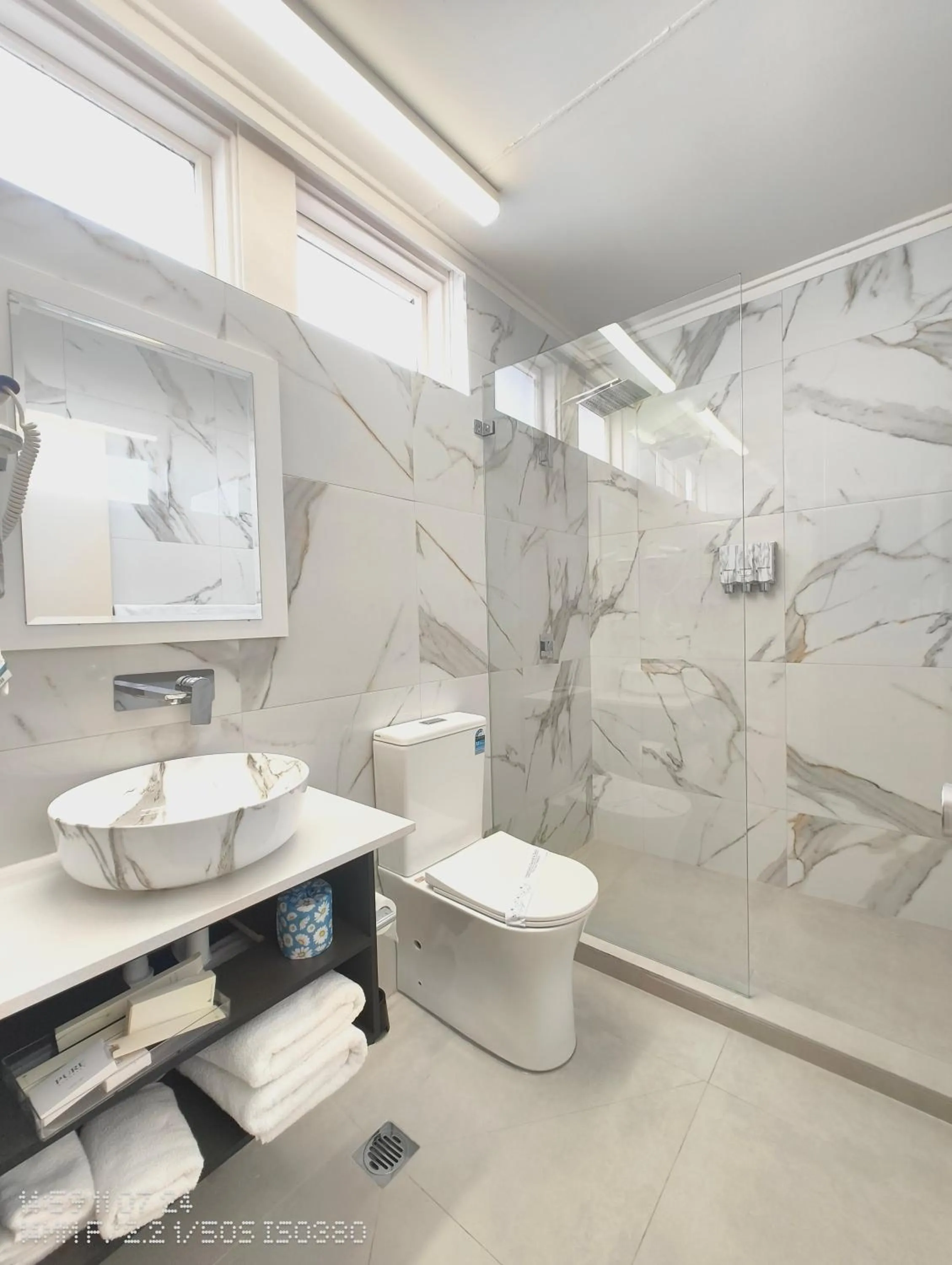 Bathroom in Goulburn Central Motel