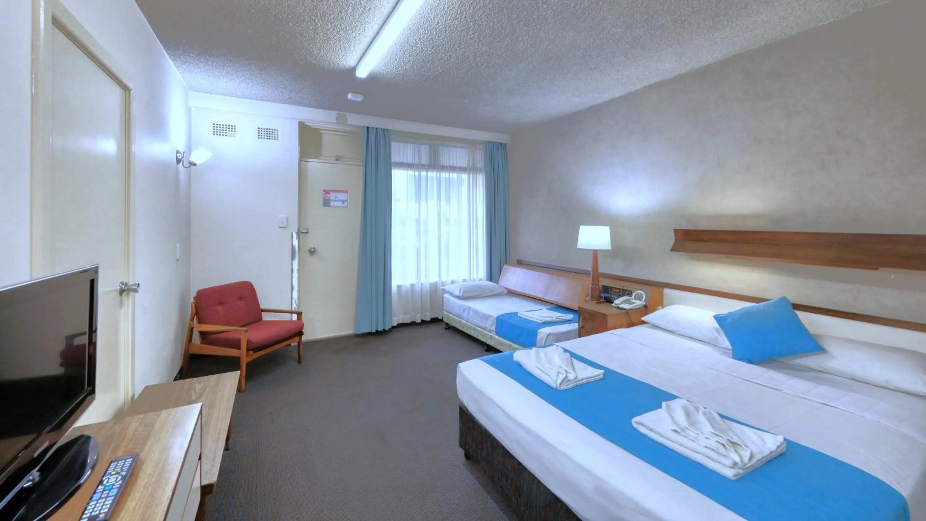 Photo of the whole room, Bed in Goulburn Central Motel