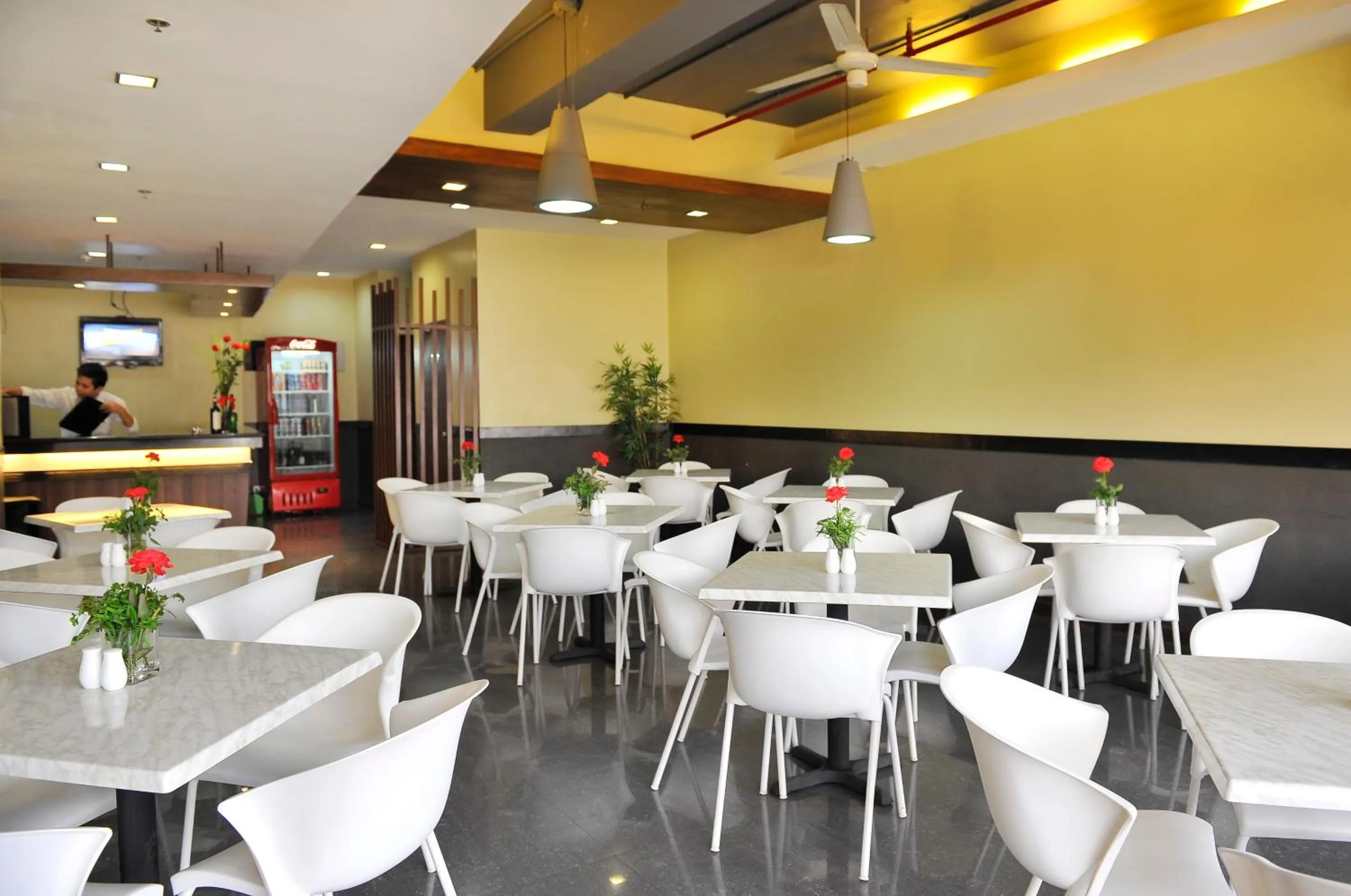 Restaurant/places to eat in Express Inn Cebu Mabolo