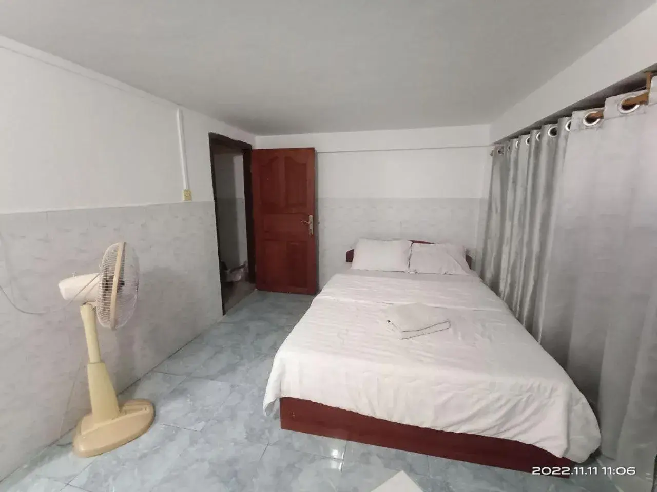 Bedroom, Bed in Silver Dolphin Guesthouse & Restaurant Bedroom, Bed in Silver Dolphin Guesthouse & Restaurant