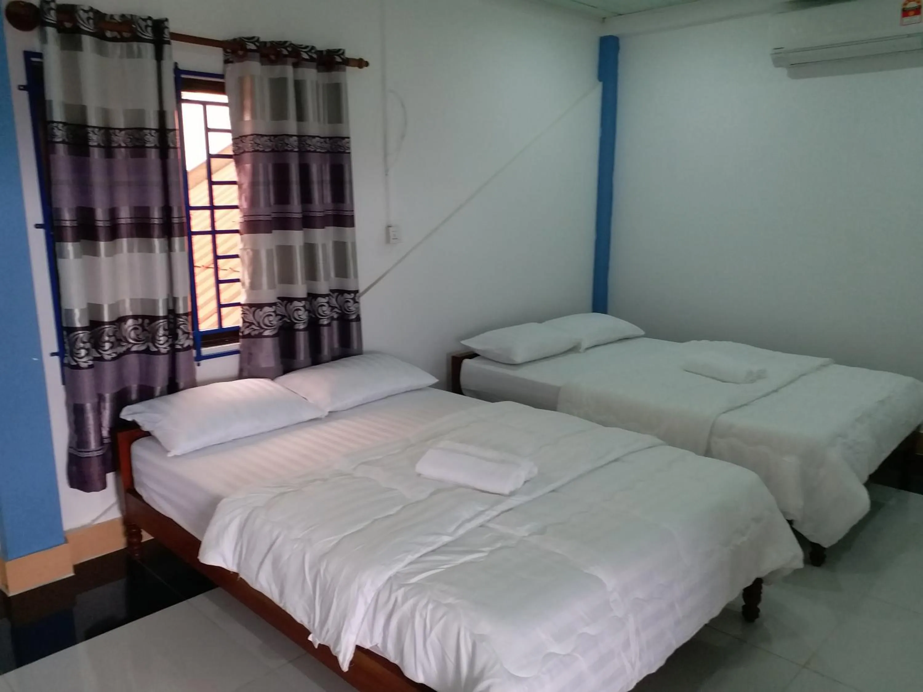 View (from property/room), Bed in Silver Dolphin Guesthouse & Restaurant