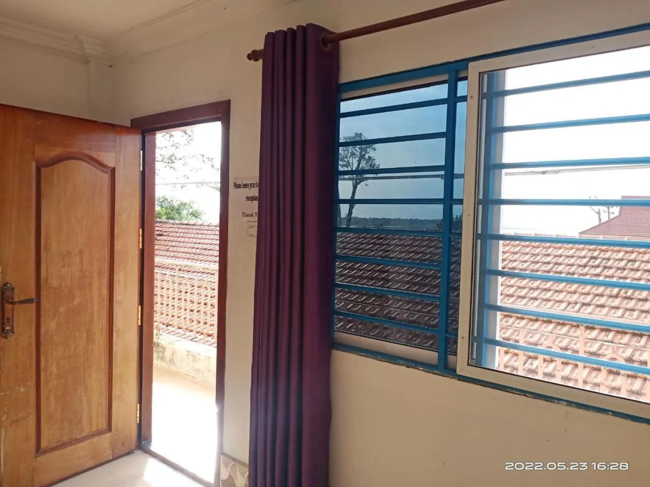 Silver Dolphin Guesthouse & Restaurant