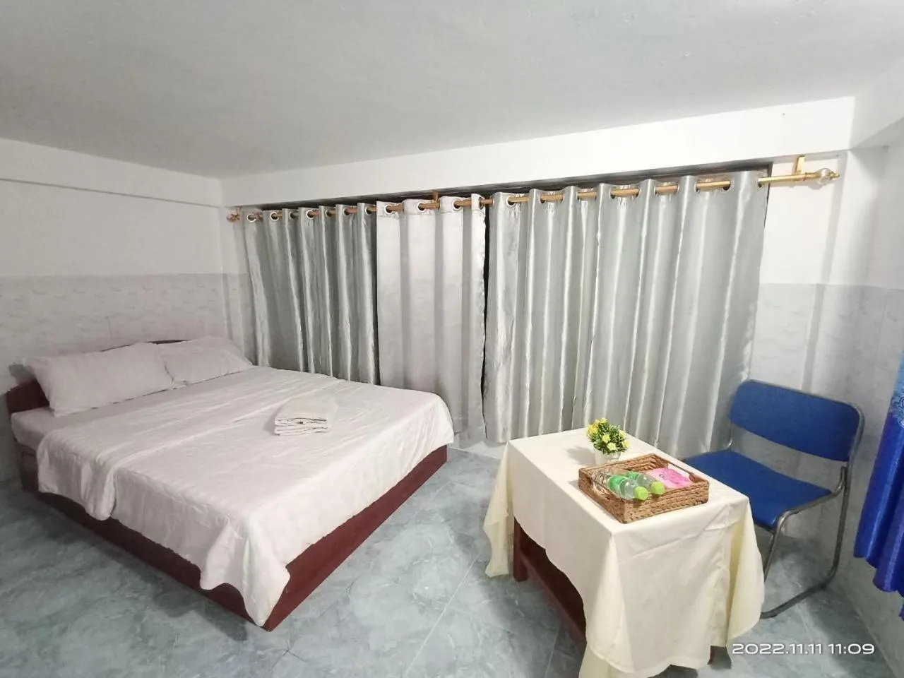 Photo of the whole room, Bed in Silver Dolphin Guesthouse & Restaurant