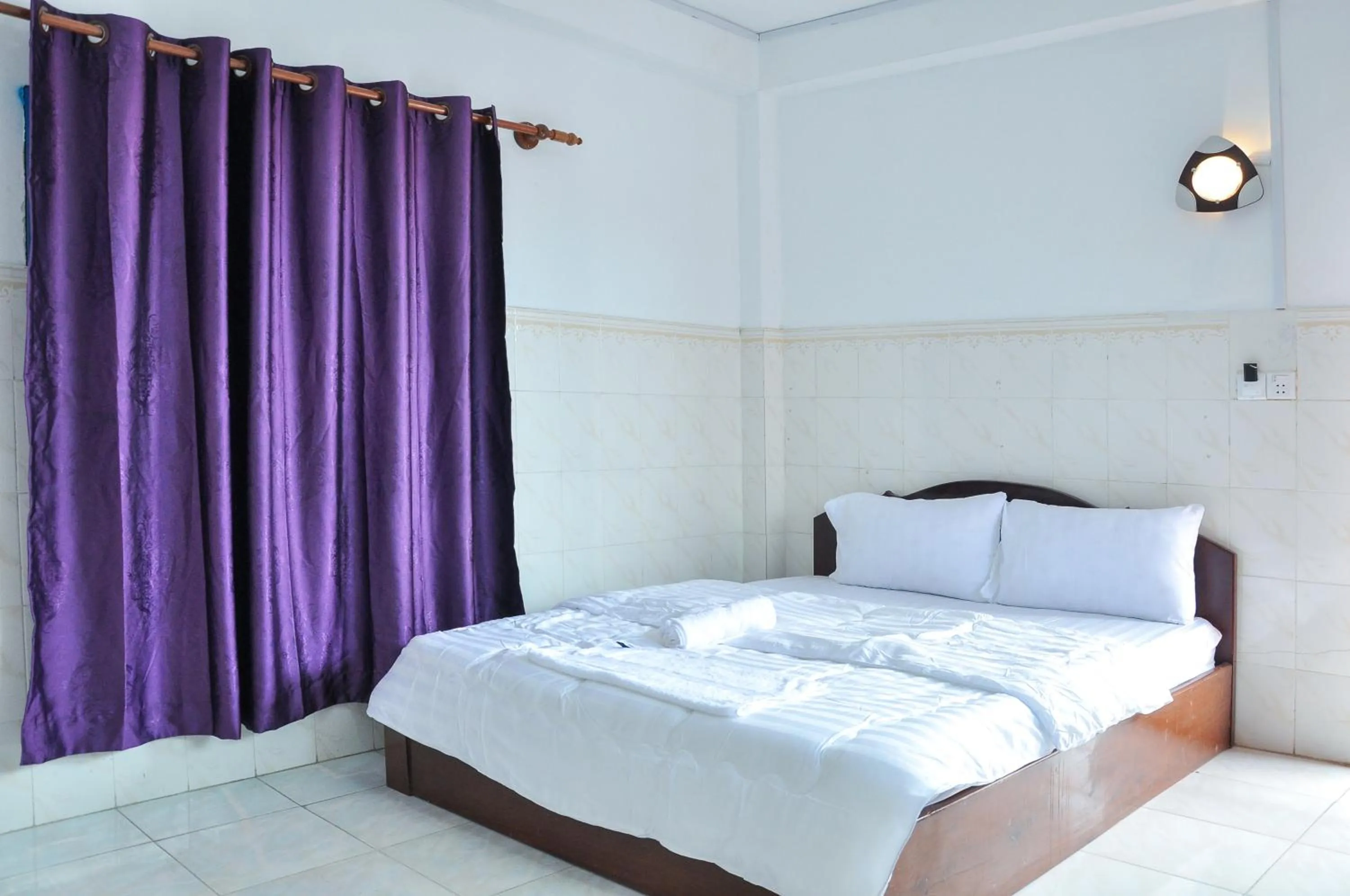 City view, Bed in Silver Dolphin Guesthouse & Restaurant