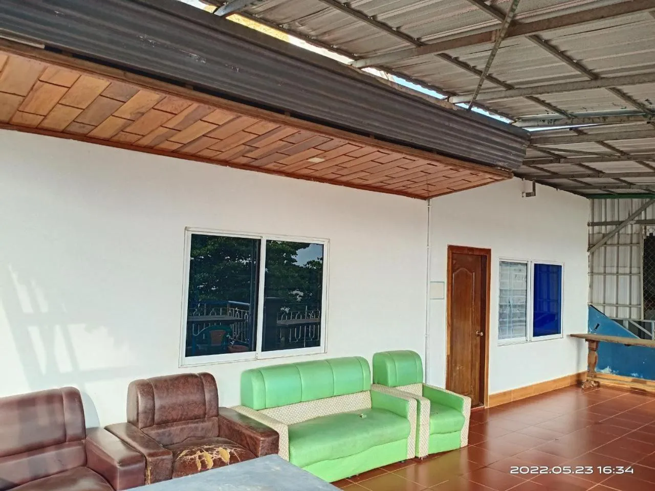 Silver Dolphin Guesthouse & Restaurant