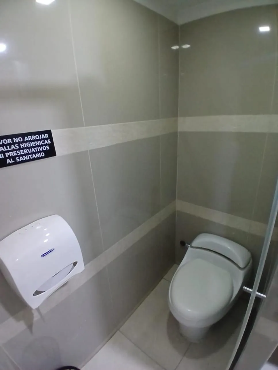 Shower in Hotel Plaza Norte Cali