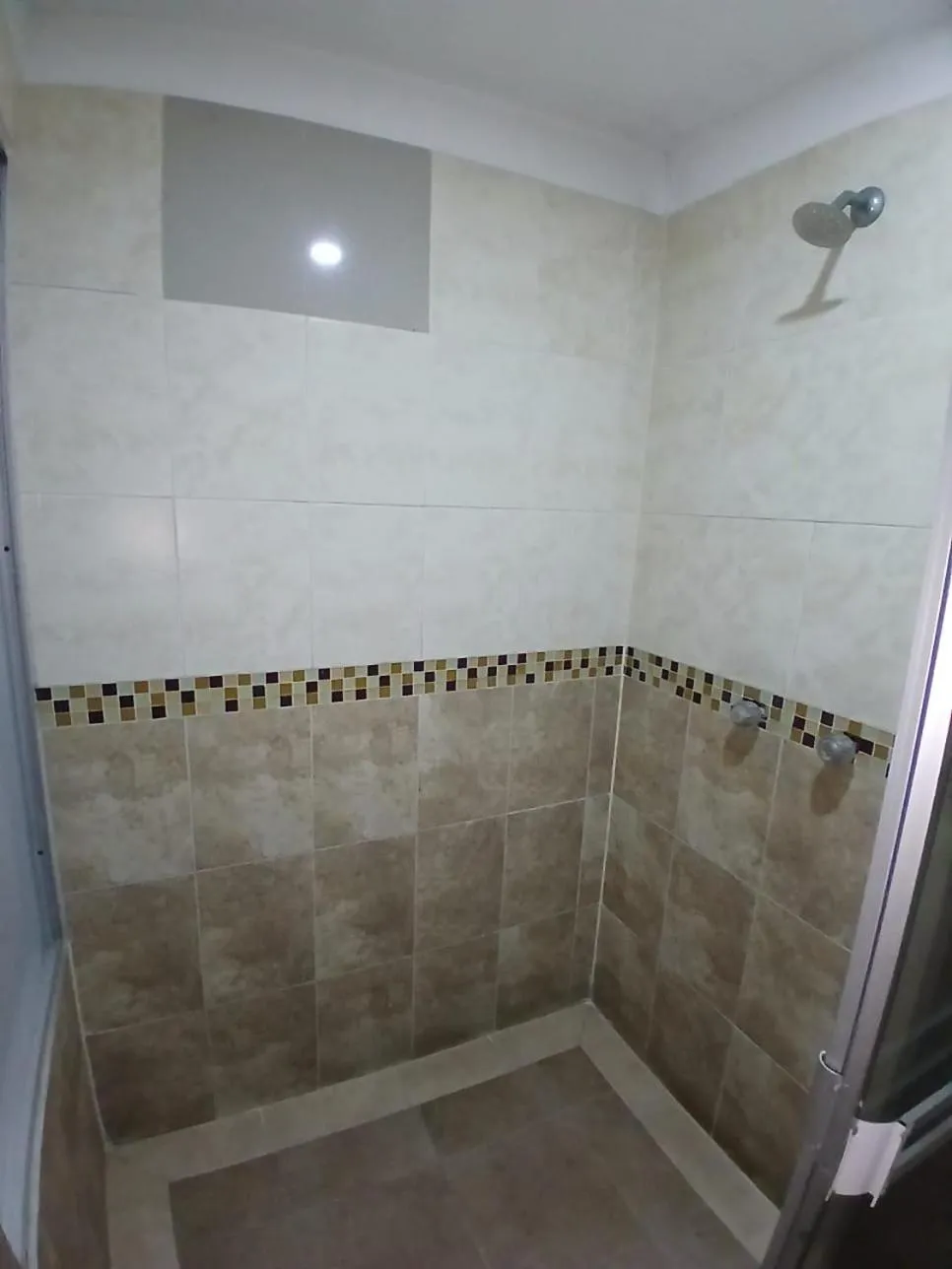 Shower in Hotel Plaza Norte Cali