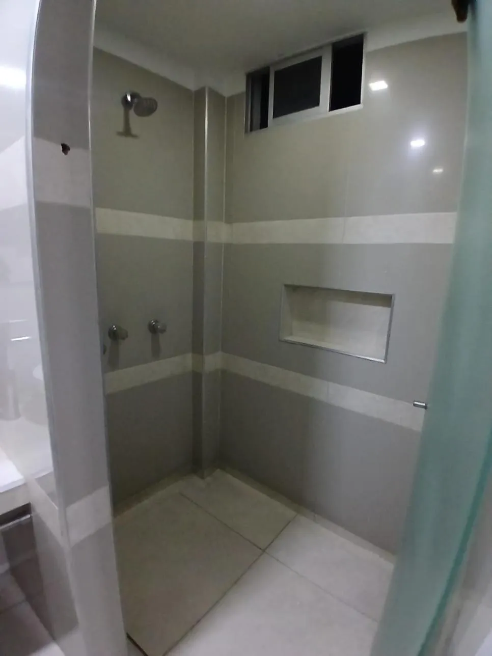 Shower in Hotel Plaza Norte Cali