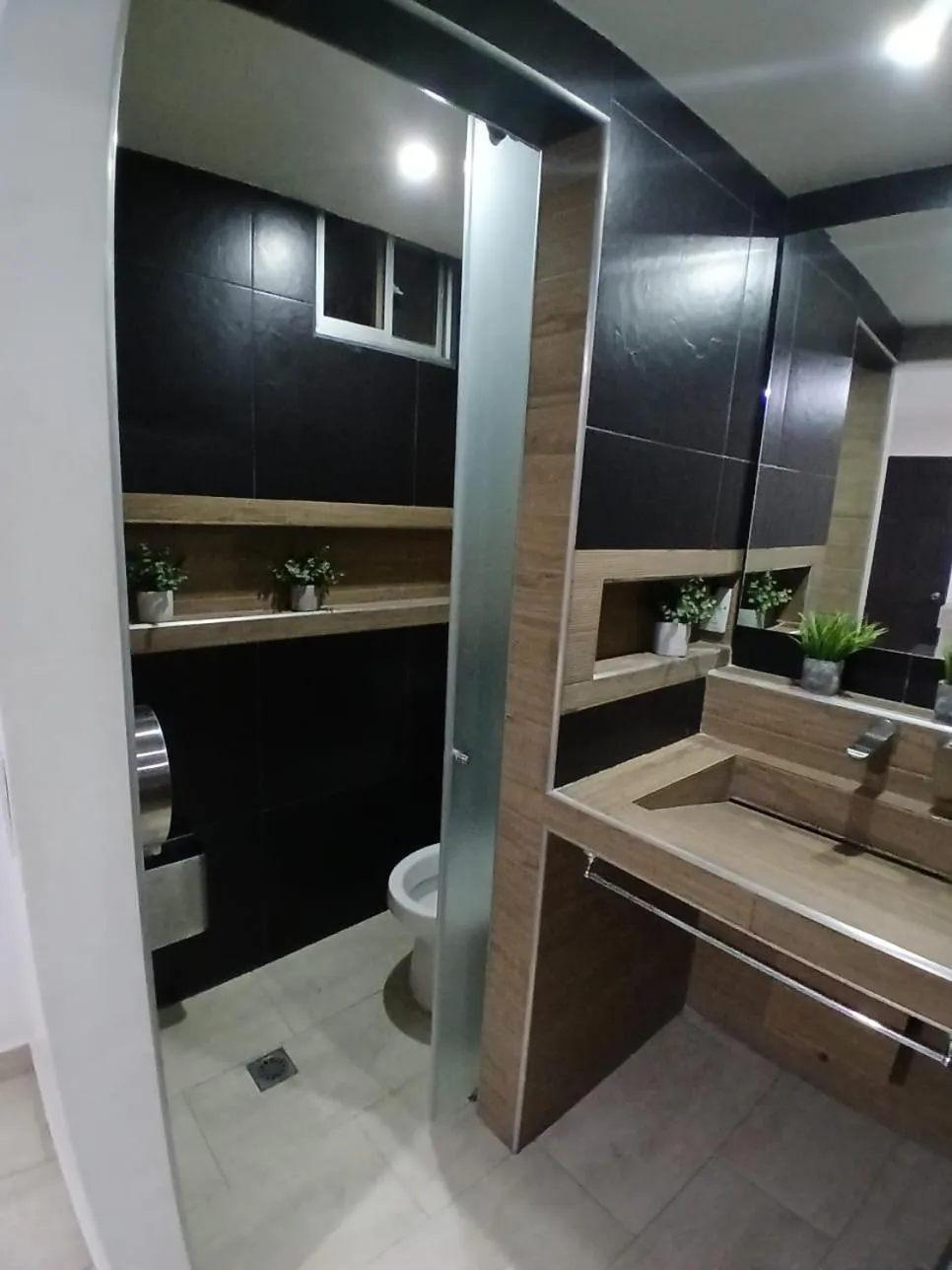 Shower in Hotel Plaza Norte Cali