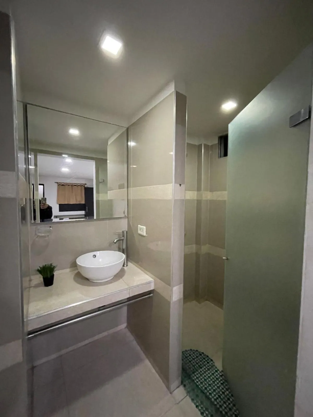 Shower in Hotel Plaza Norte Cali