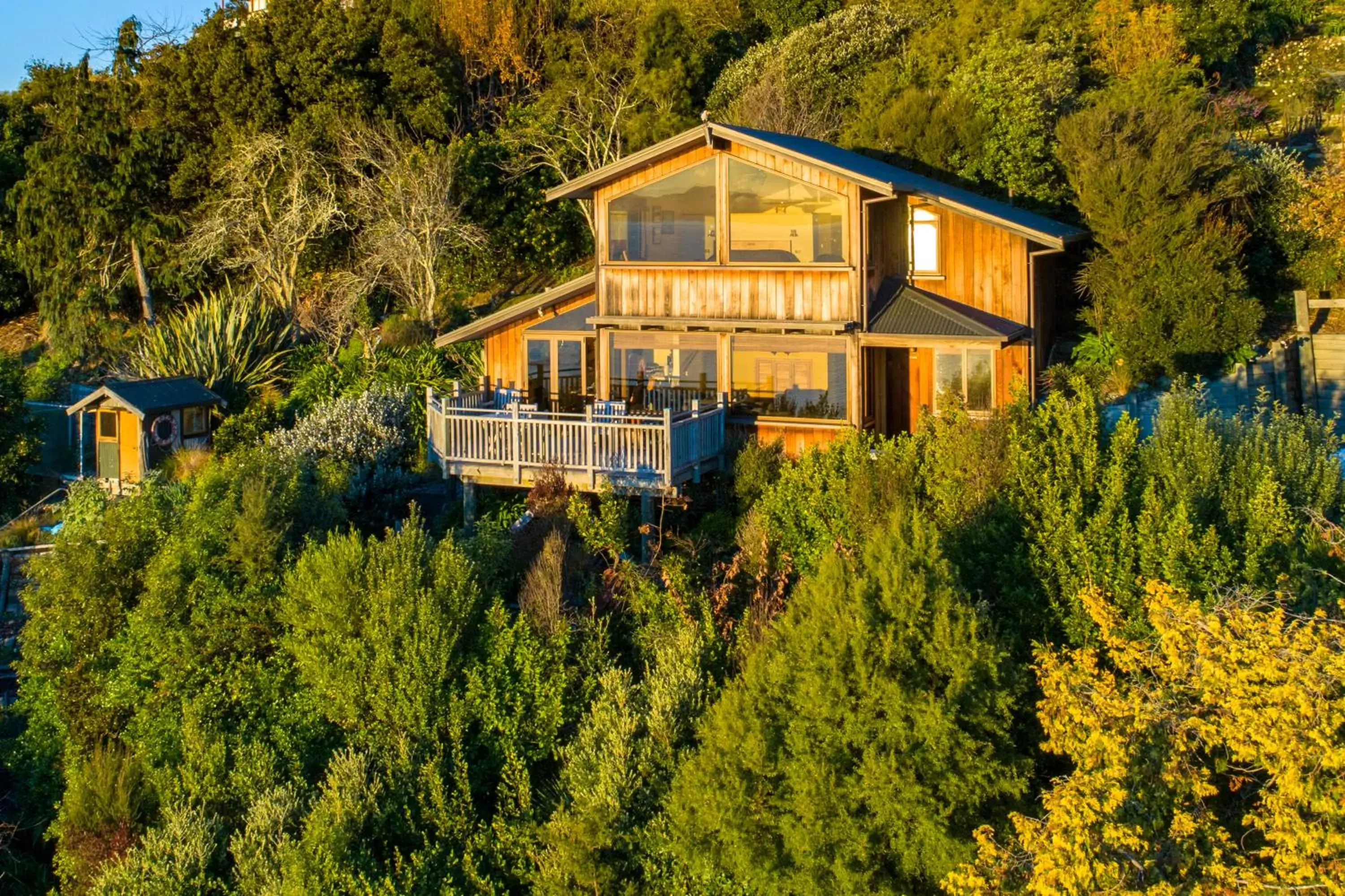 Crow's Nest in The Wheelhouse Inn Crow's Nest in The Wheelhouse Inn