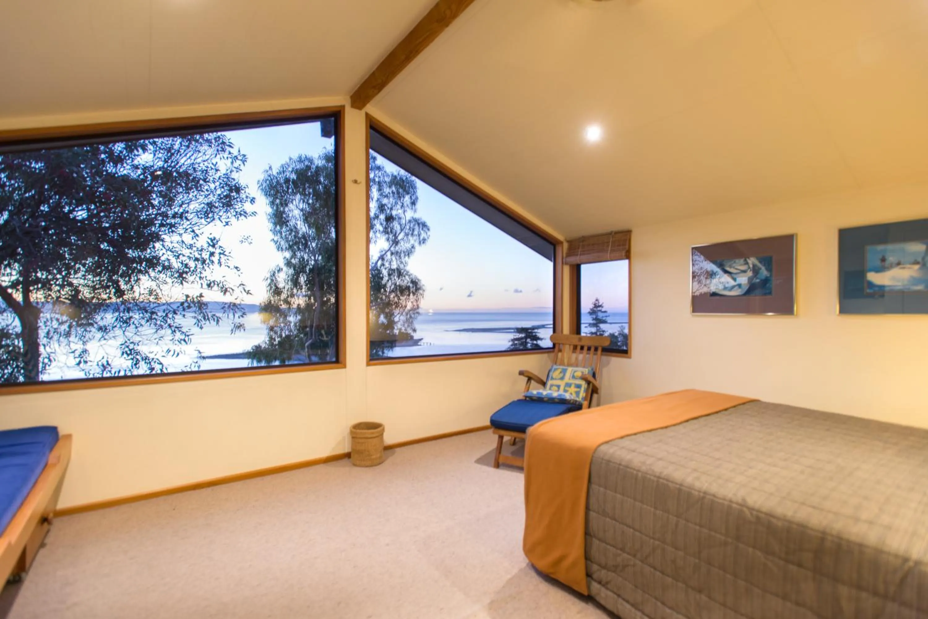 Bed in The Wheelhouse Inn