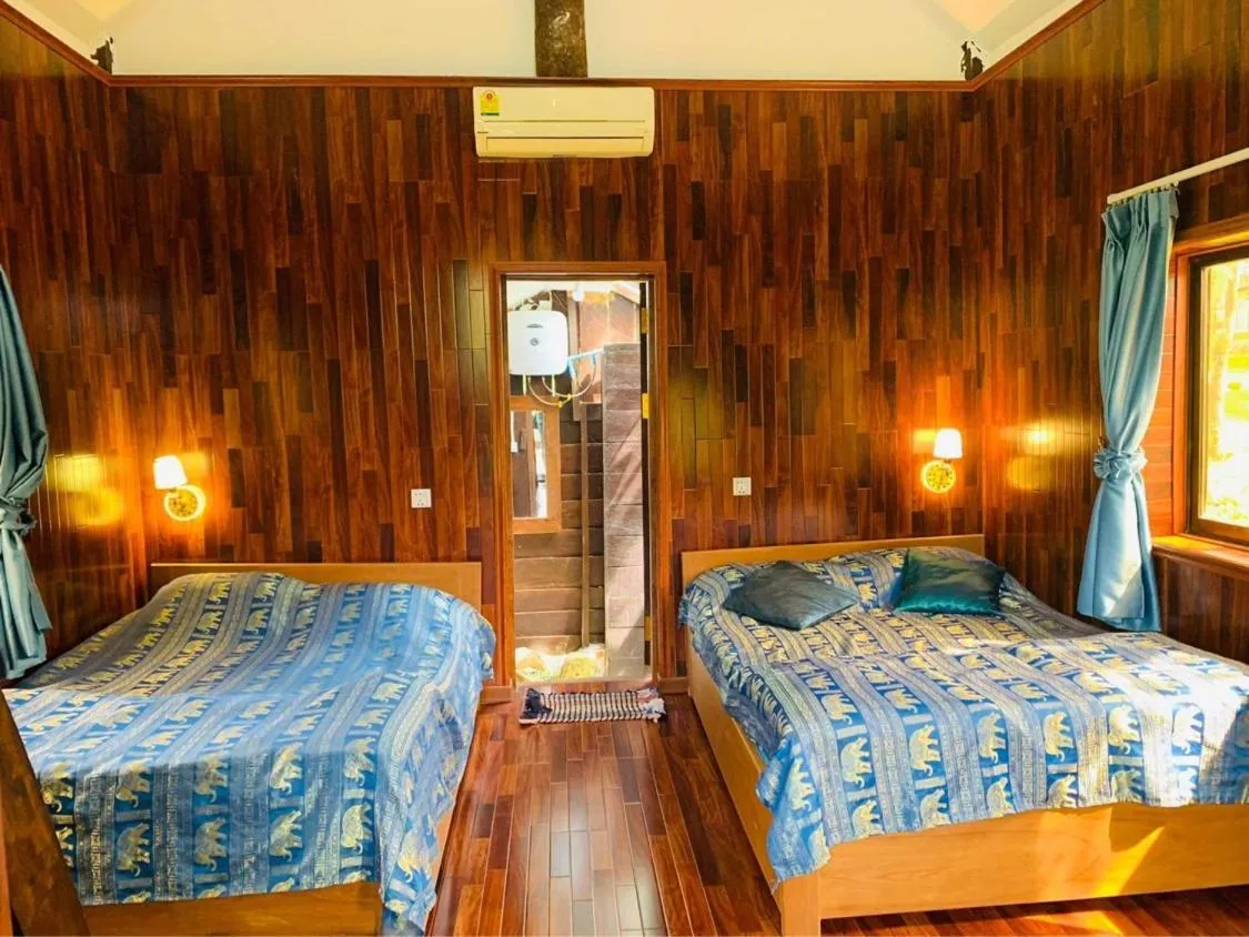 Bedroom, Bed in Nature Lodge