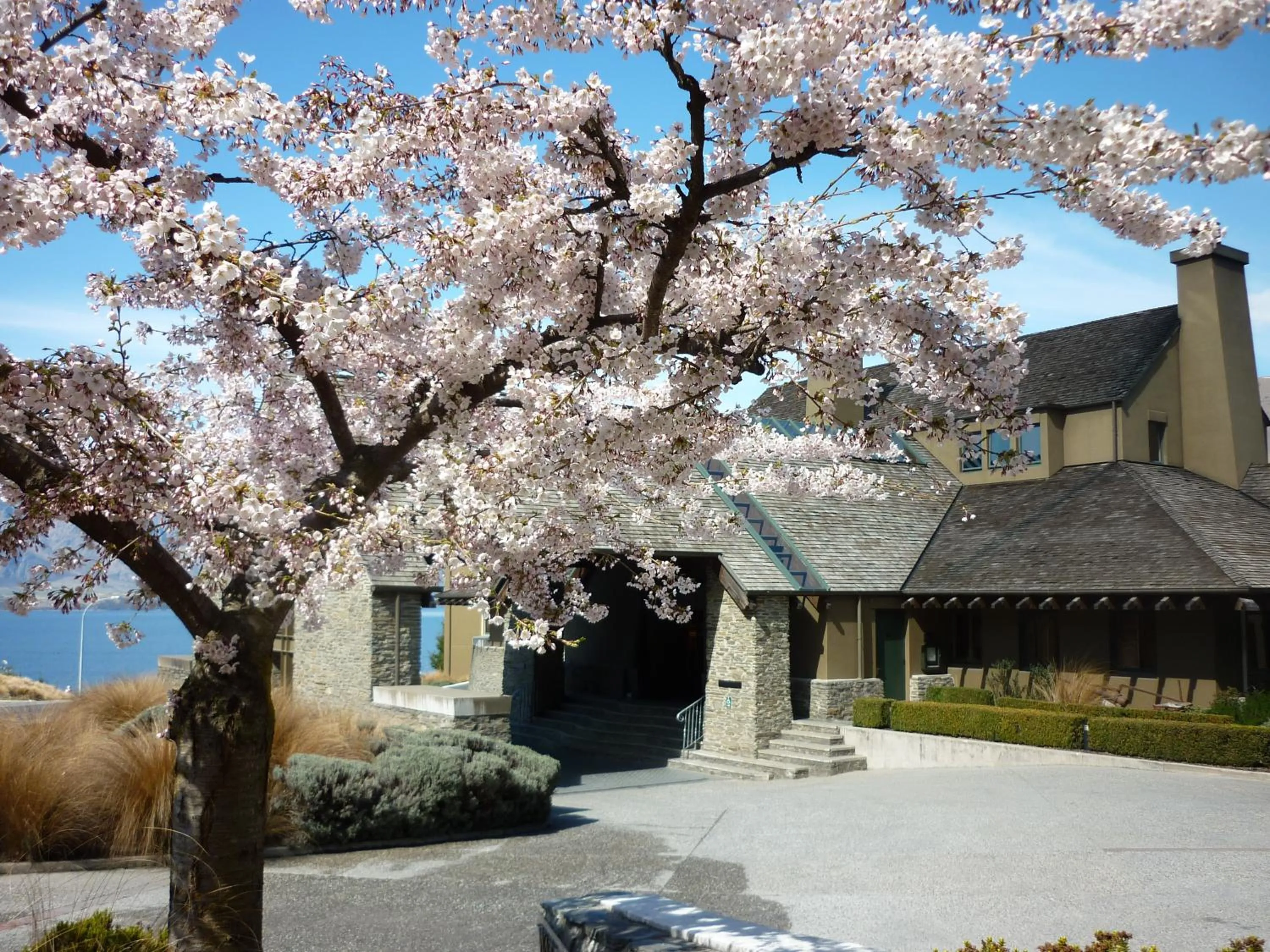 Facade/entrance in Rendezvous Heritage Hotel Queenstown