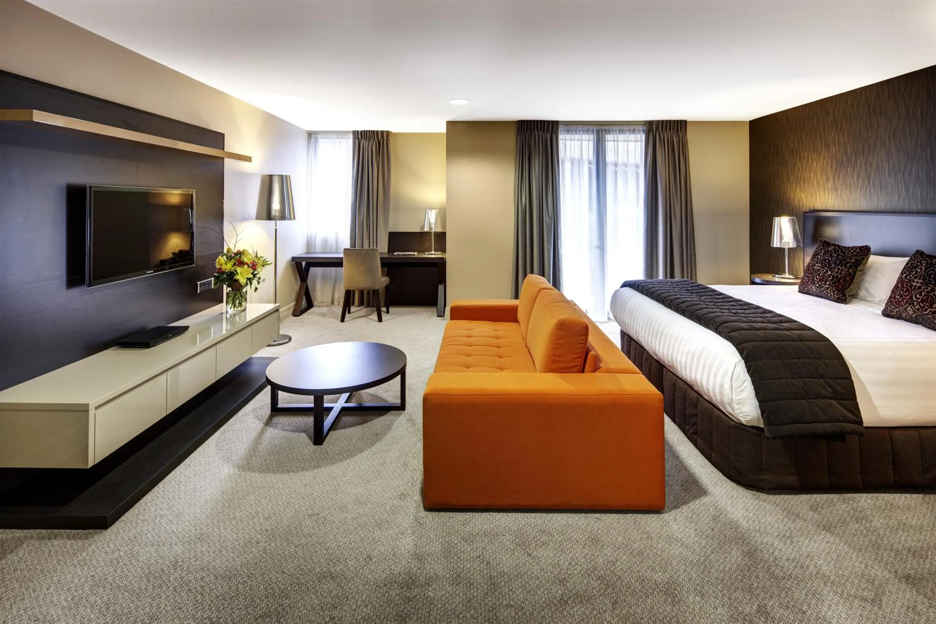 Photo of the whole room, Bed in Rendezvous Heritage Hotel Queenstown