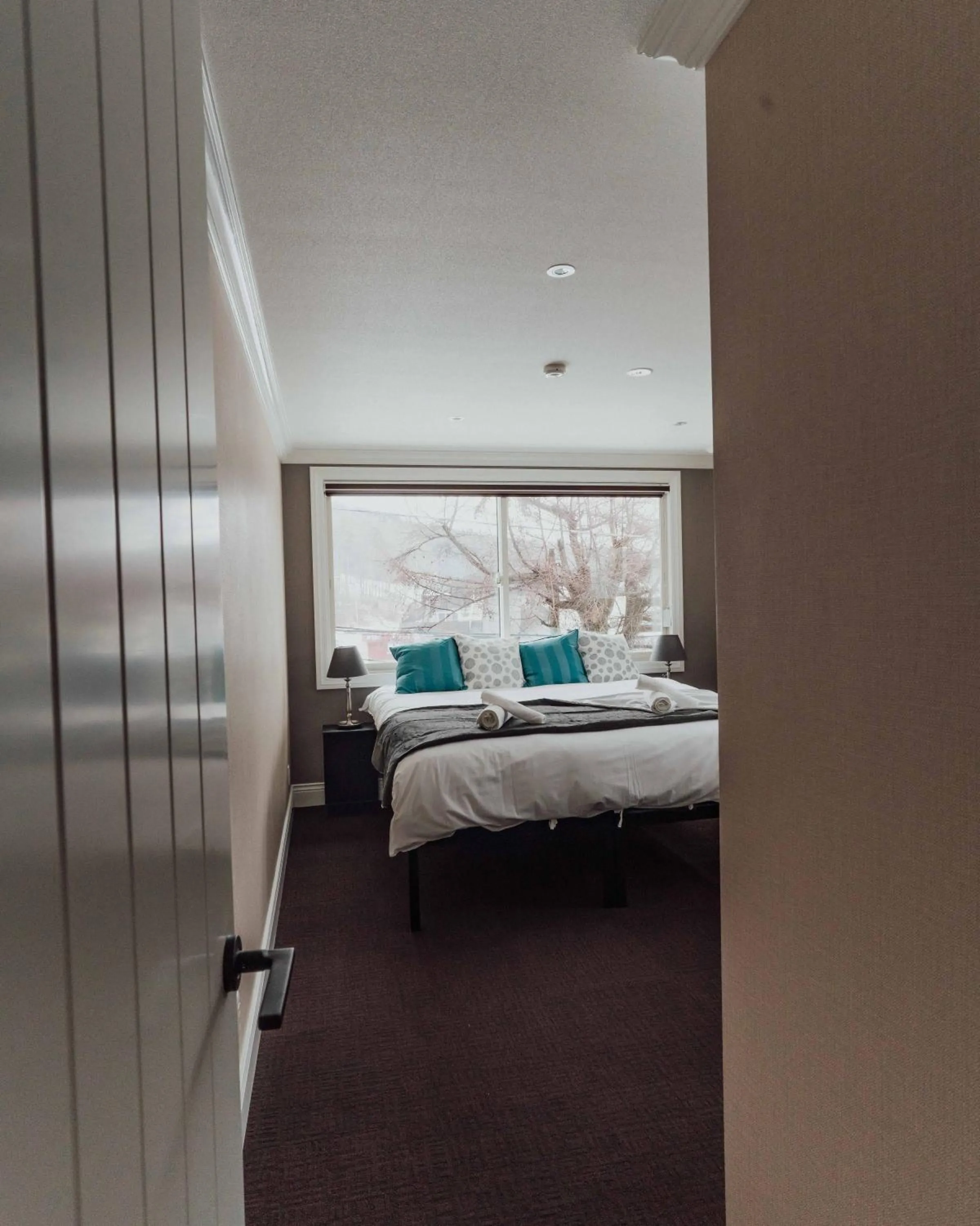 Bedroom, Bed in Hatsuyuki Apartments