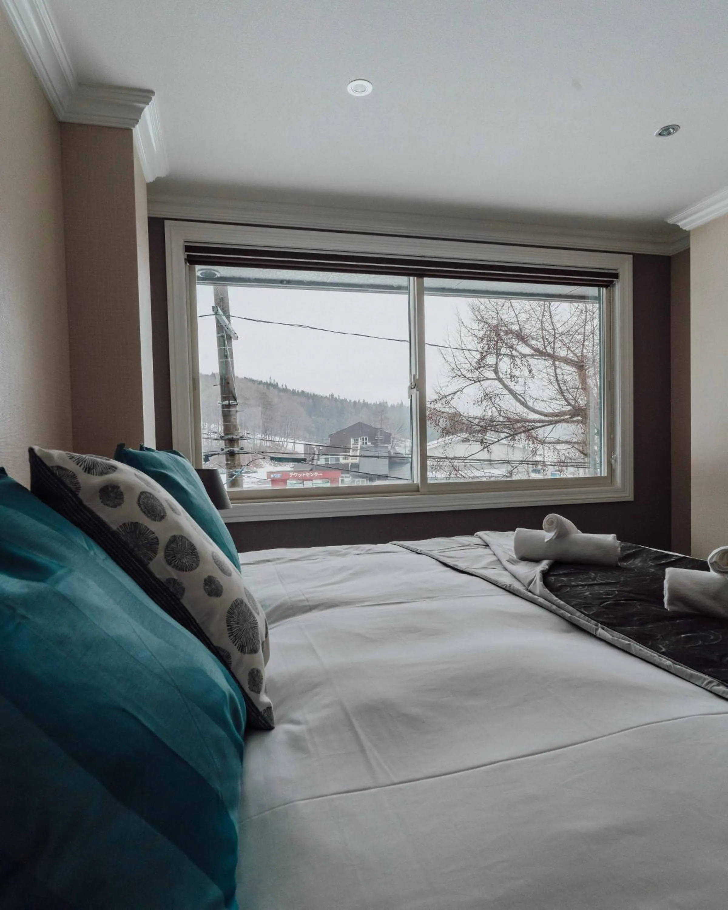 Bedroom, Bed in Hatsuyuki Apartments