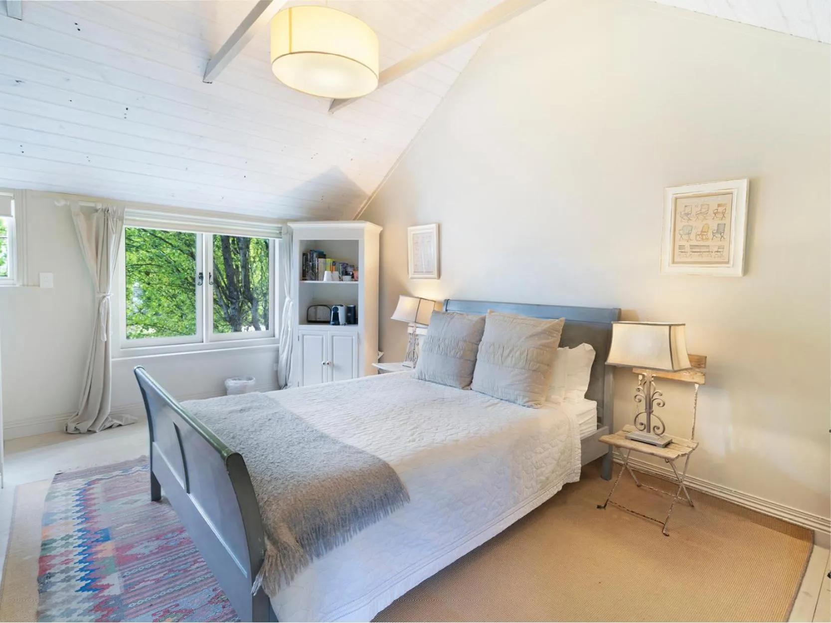 Bedroom, Bed in The Red Feather Inn