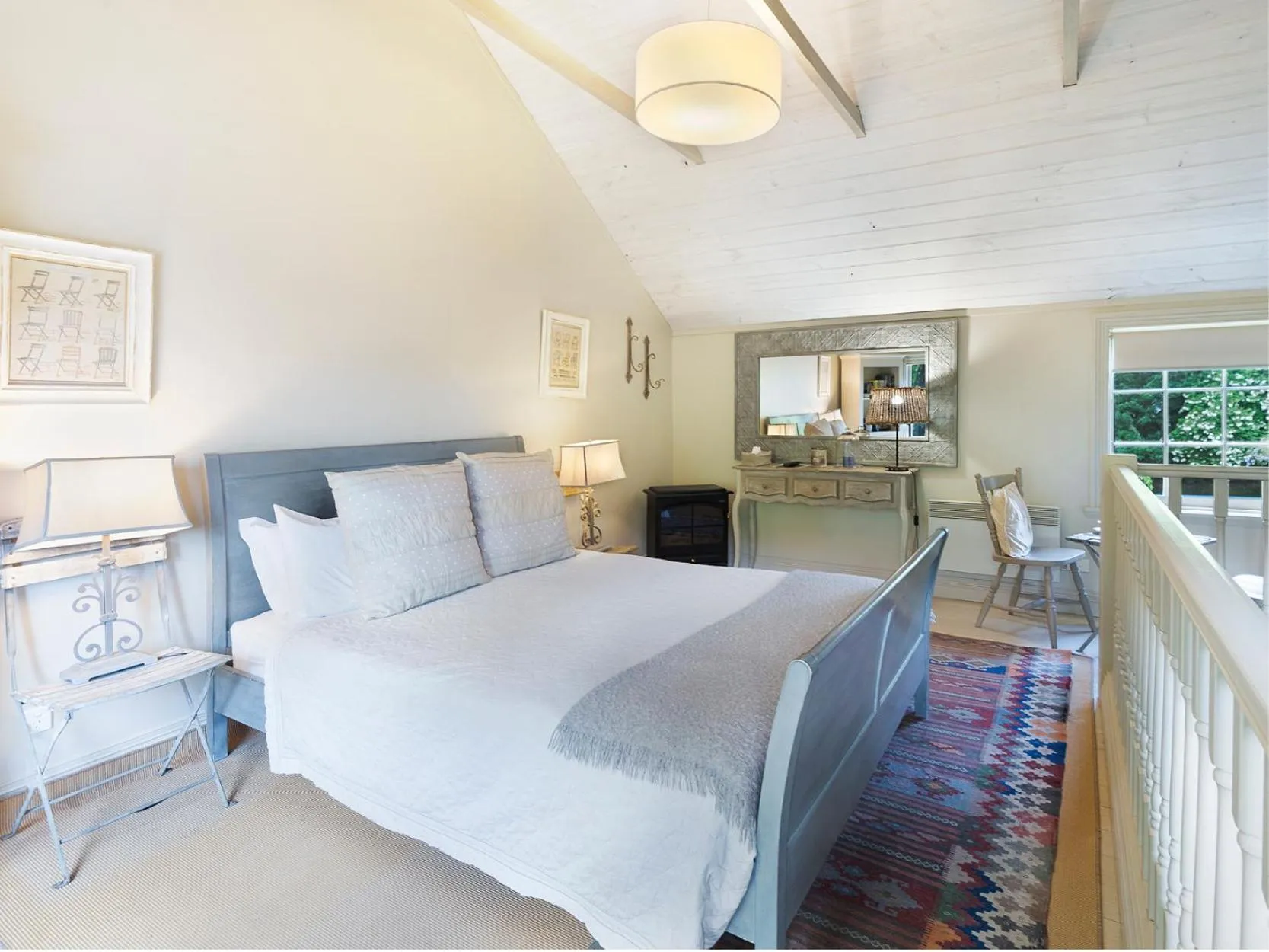 Bedroom, Bed in The Red Feather Inn