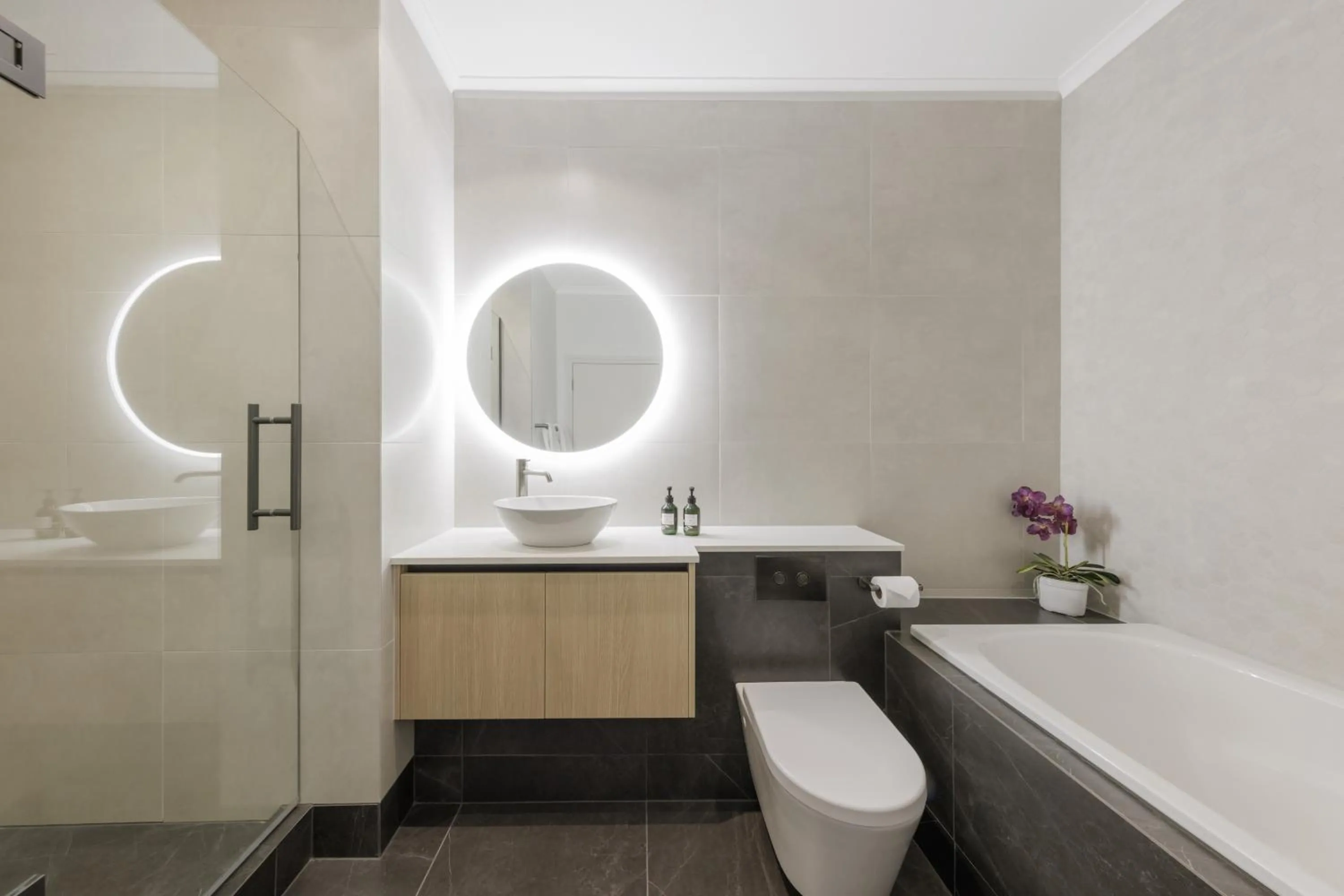 Shower in Adina Citylife Auckland