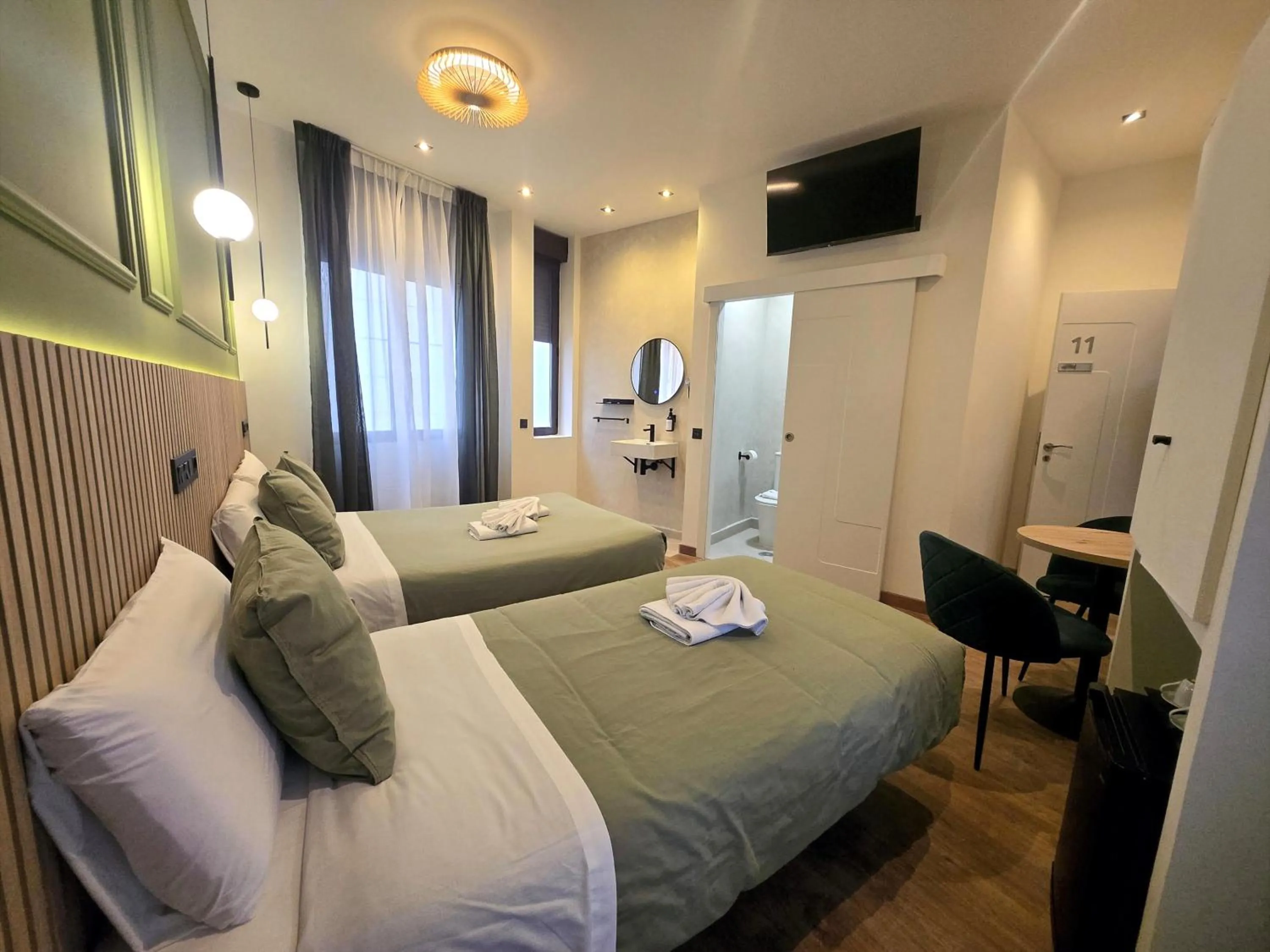 Photo of the whole room, Bed in Hostal Main Street Madrid