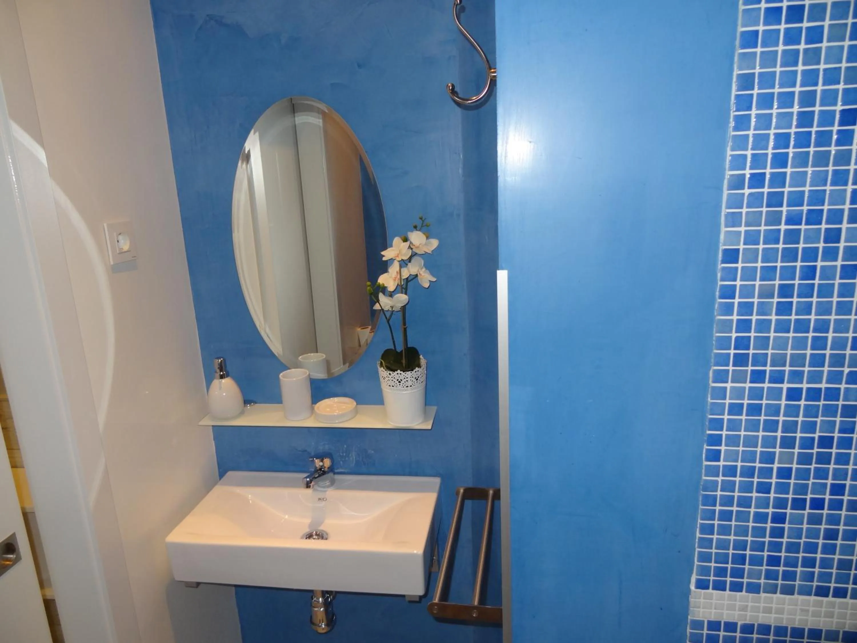 Bathroom in Hostal Main Street Madrid