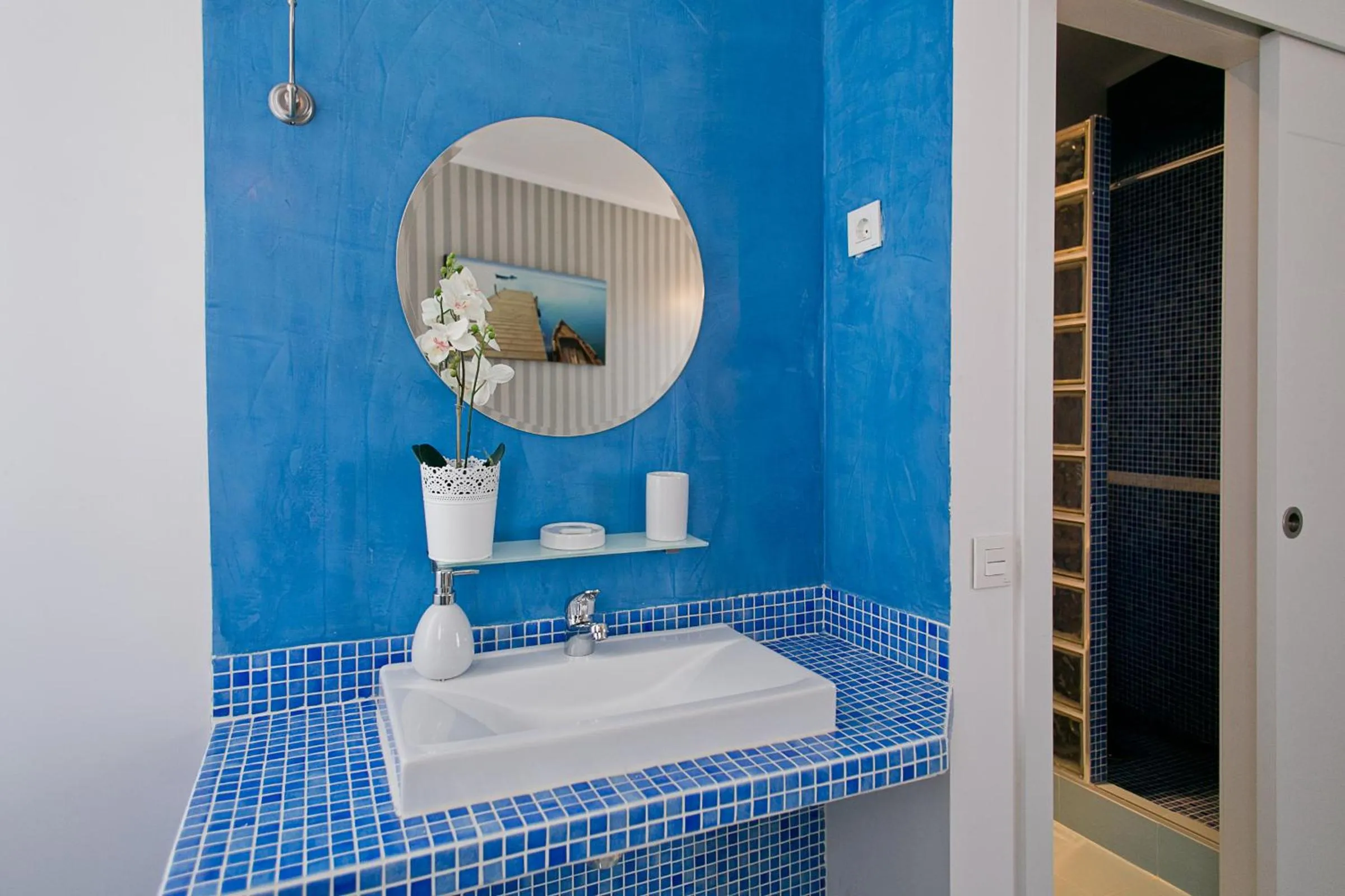 Toilet in Hostal Main Street Madrid