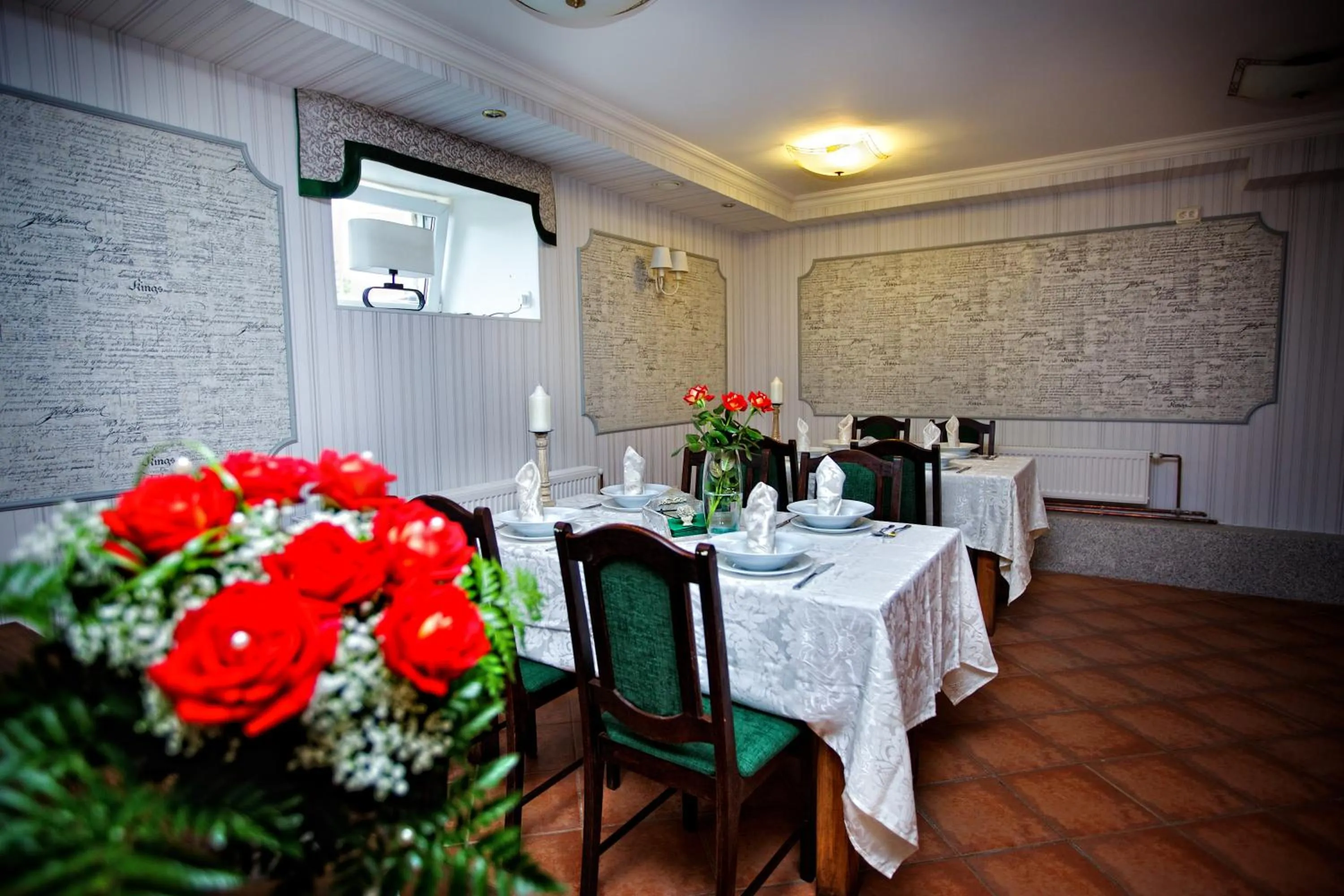 Restaurant/places to eat in Lucia with Self Check-in