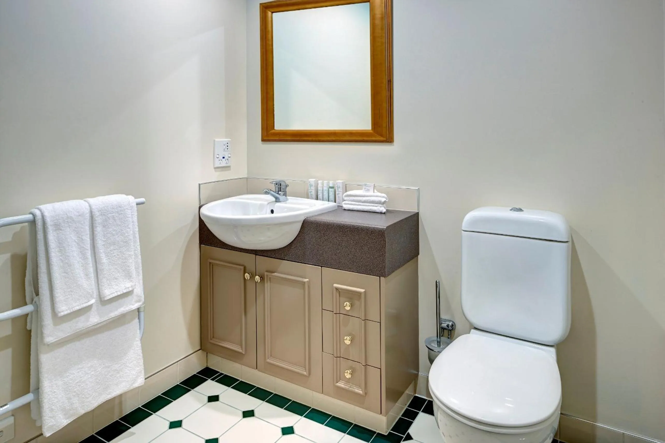 Bathroom in Adina Heritage Christchurch