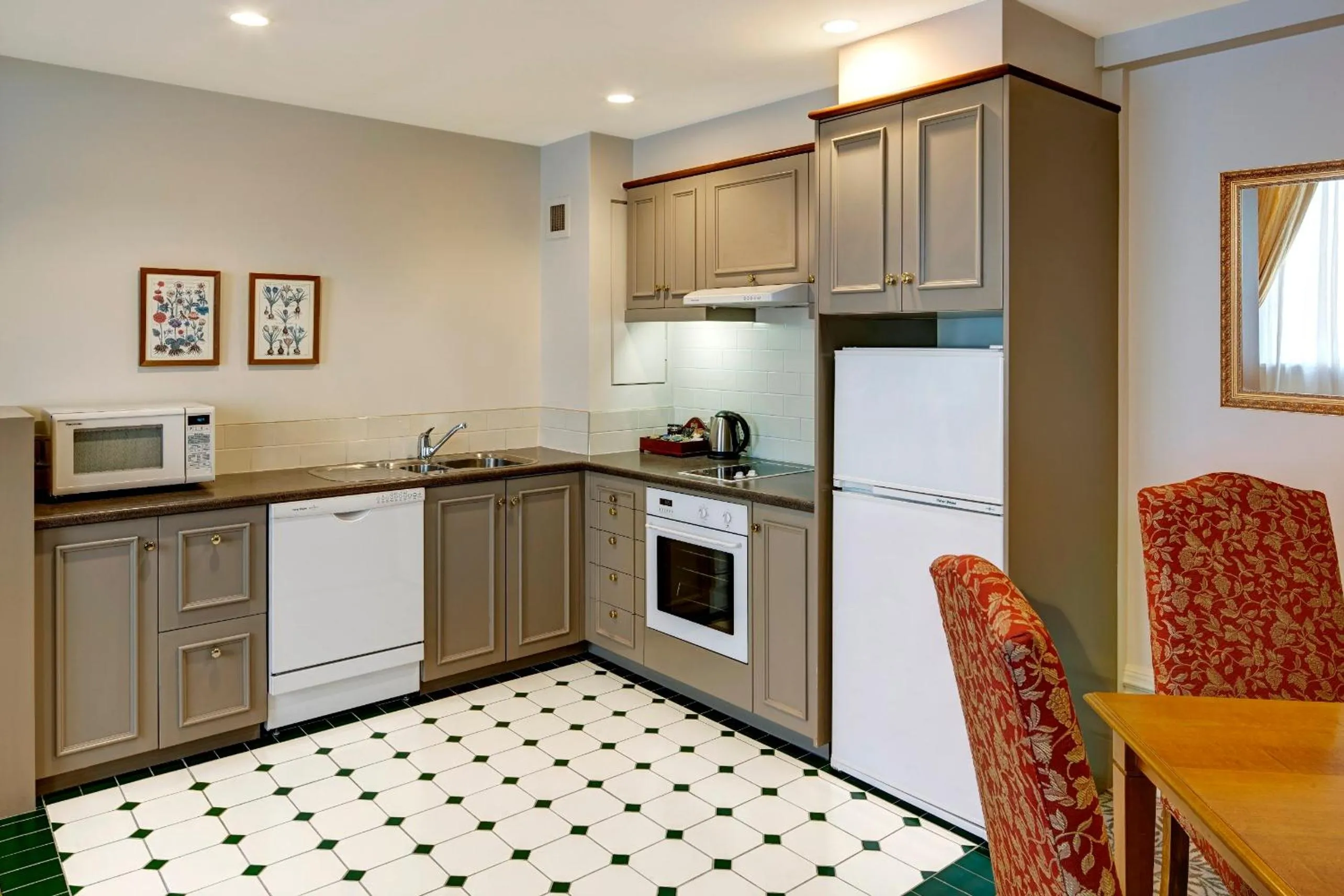 Kitchen or kitchenette in Adina Heritage Christchurch