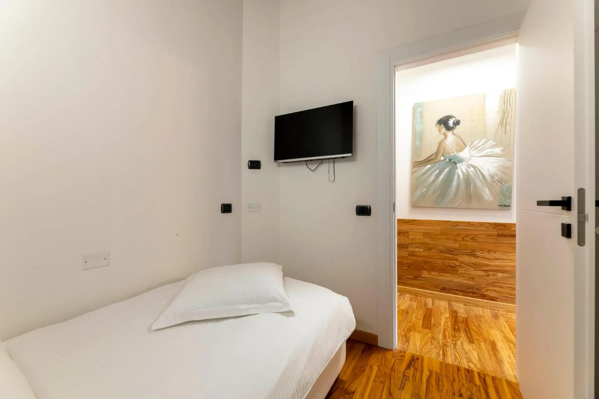 Bedroom, Bed in Olympic Palace