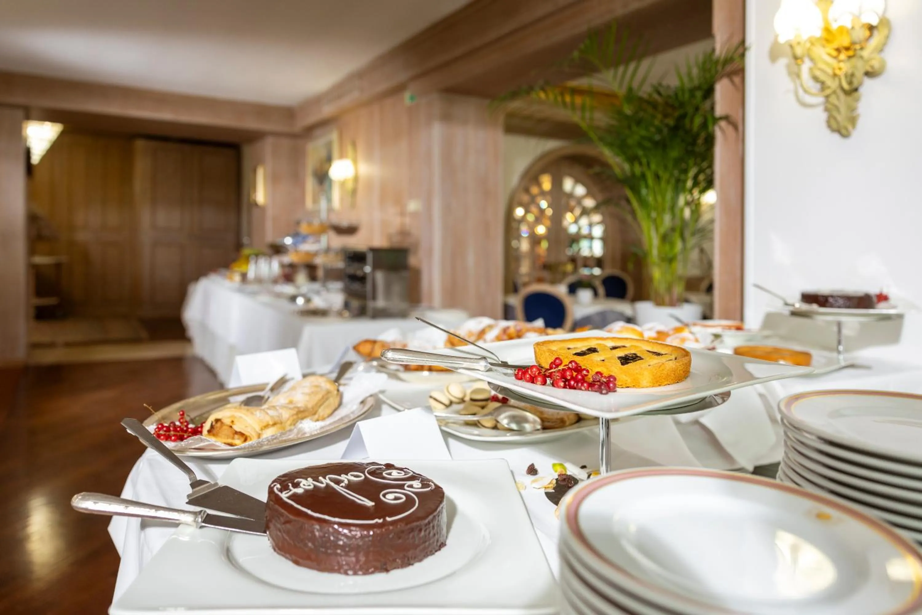 Breakfast in Olympic Palace