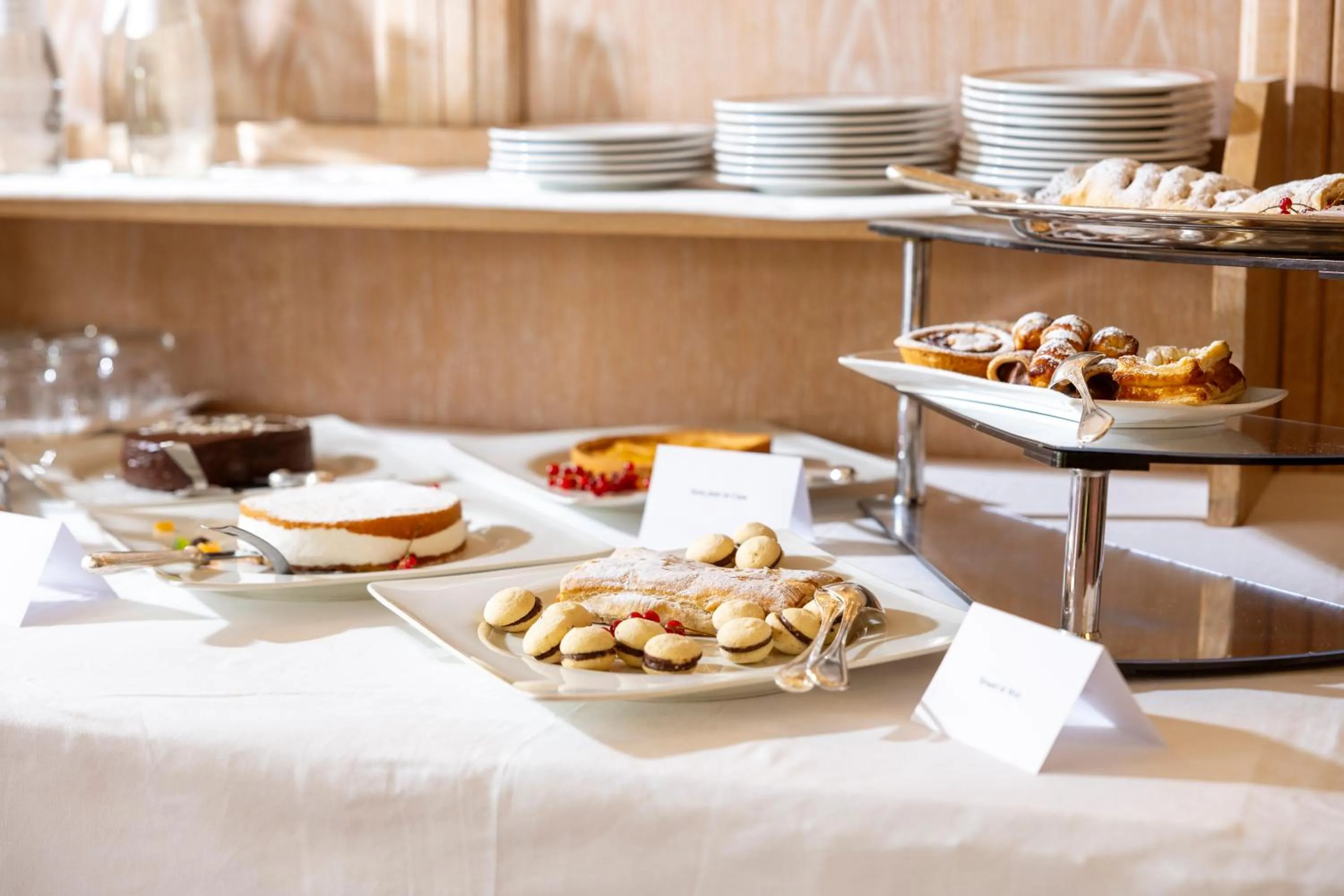 Breakfast in Olympic Palace