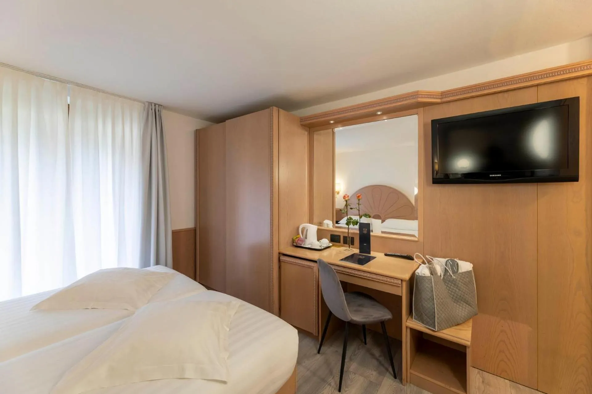 Bedroom, Bed in Olympic Palace