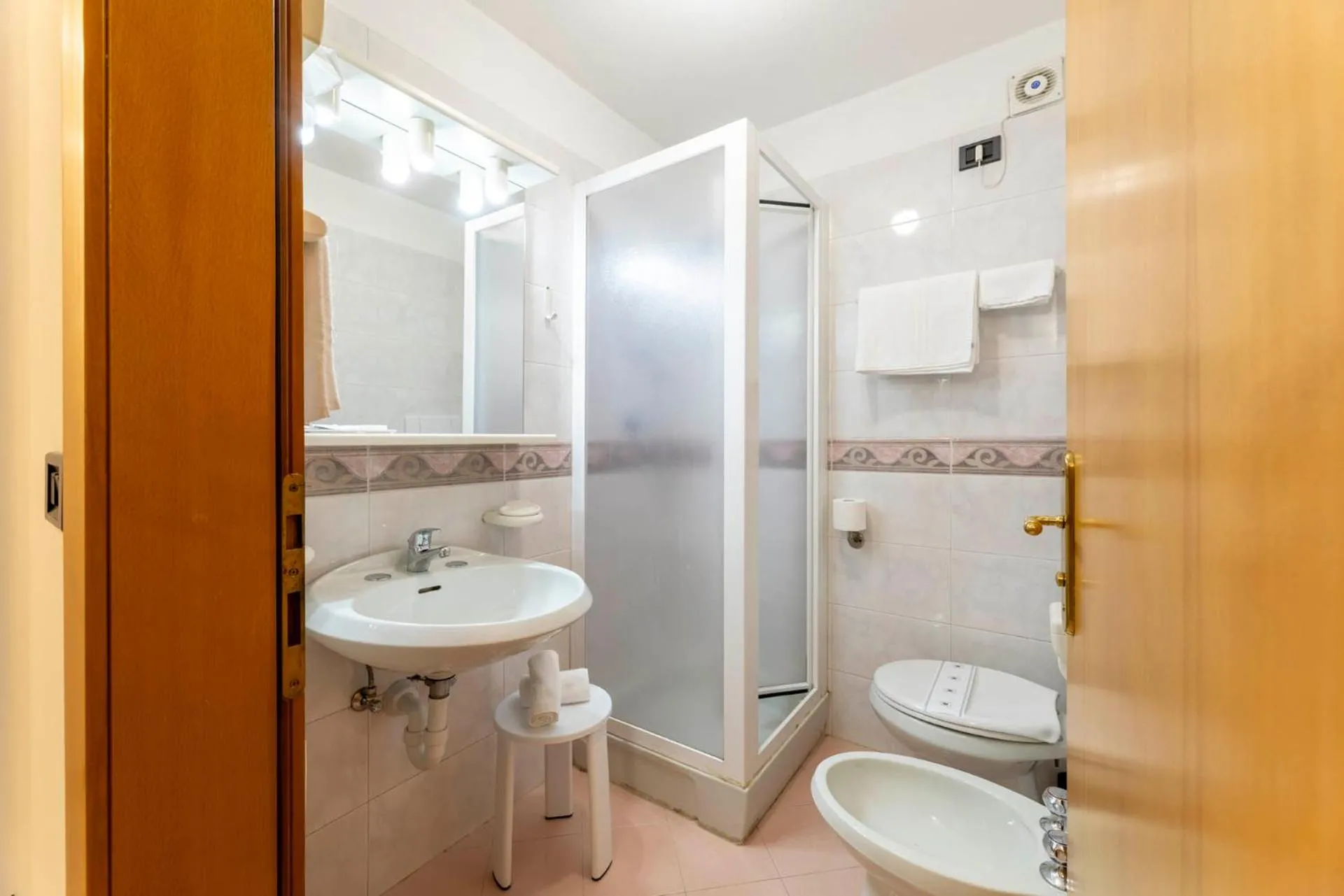 Shower in Olympic Palace