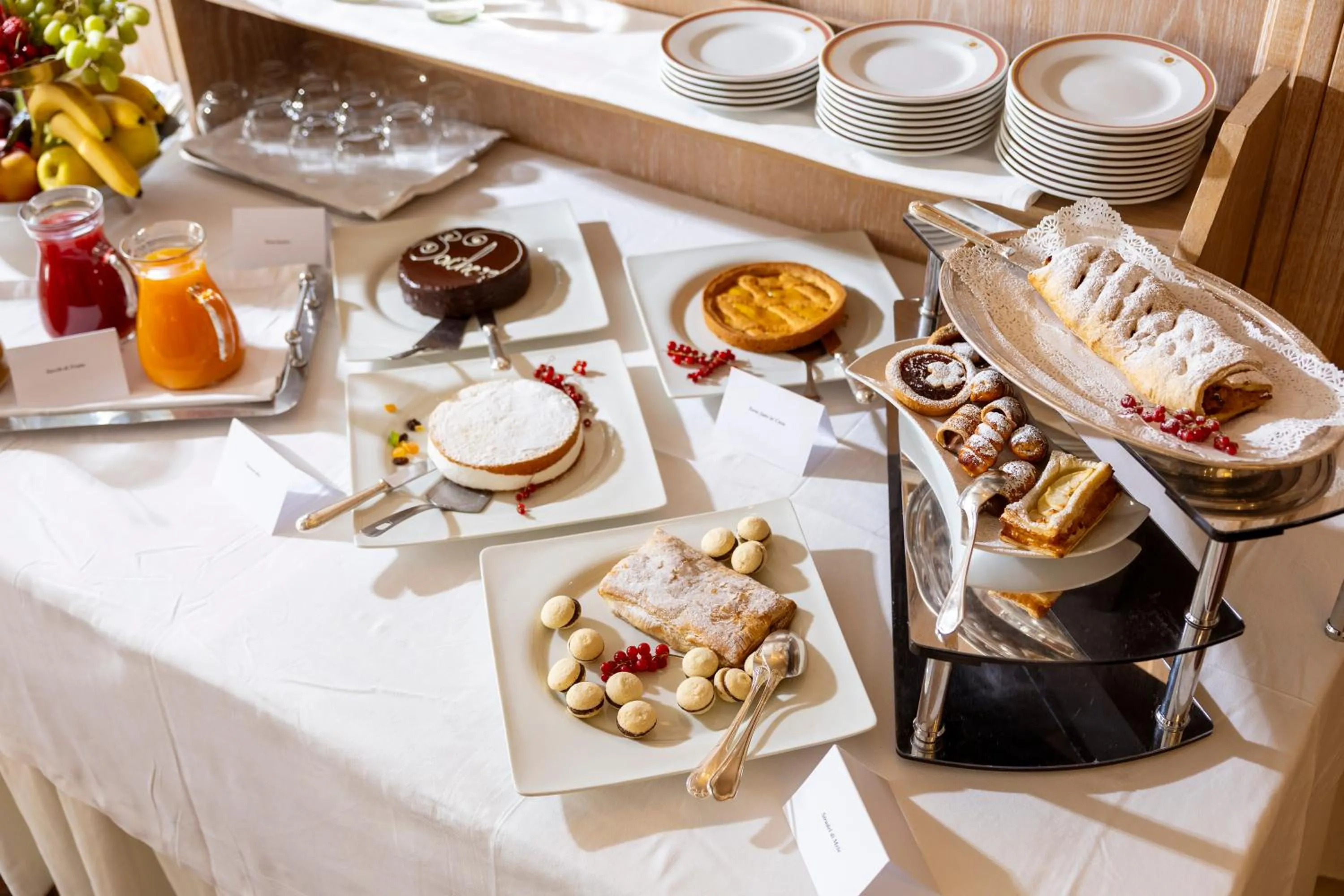 Breakfast in Olympic Palace