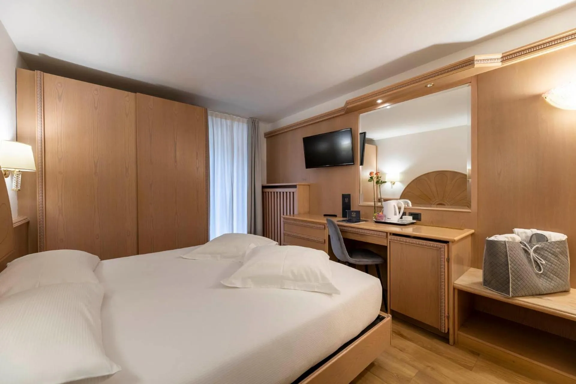 Bedroom, Bed in Olympic Palace