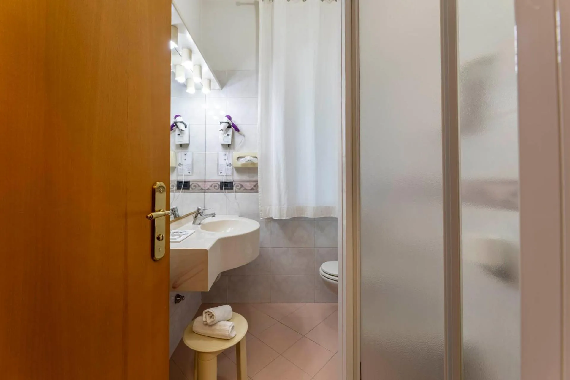 Shower in Olympic Palace