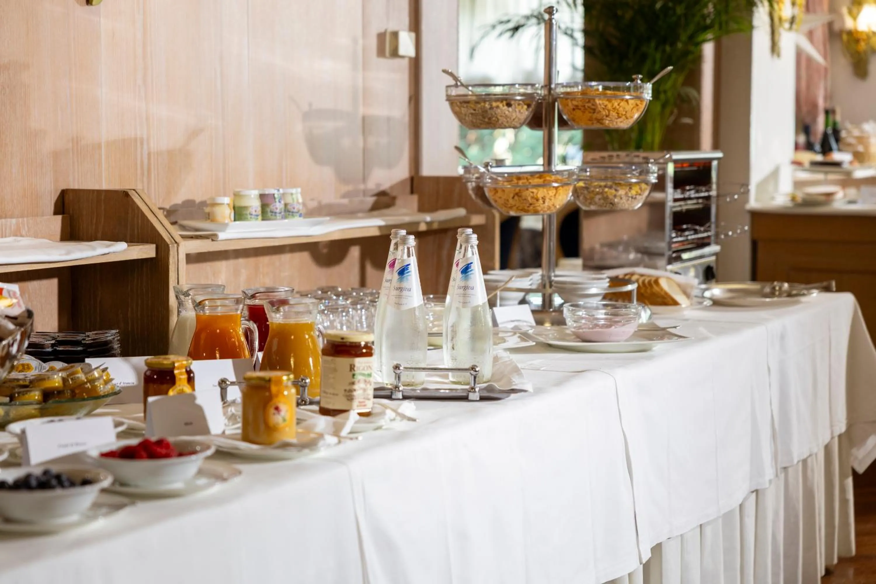 Breakfast in Olympic Palace